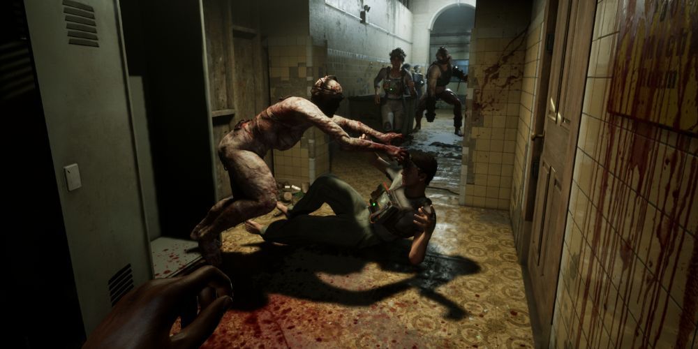 test subject being attacked by enemy in the outlast trials