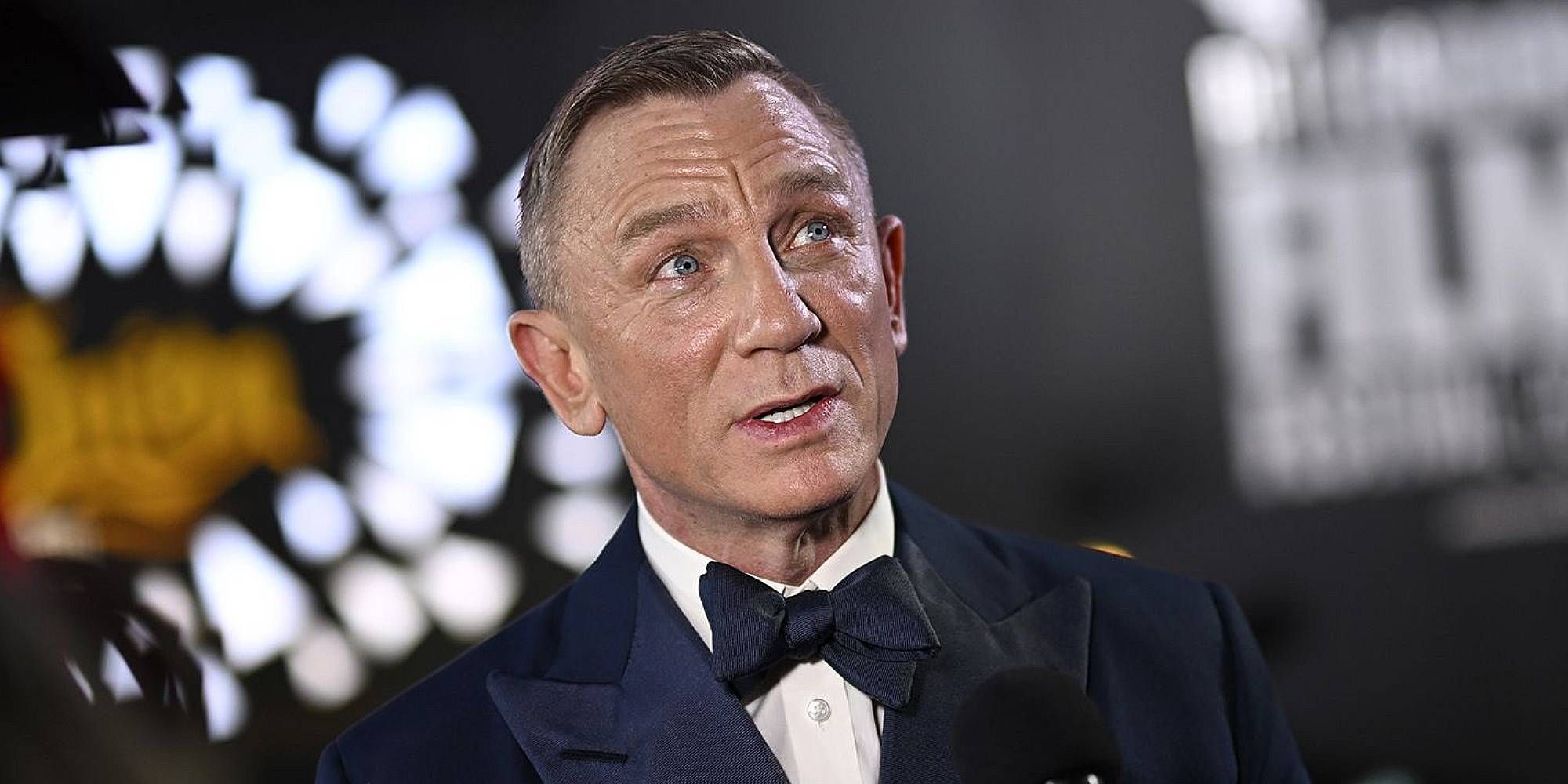Daniel Craig mid-interview at the 007 premiere