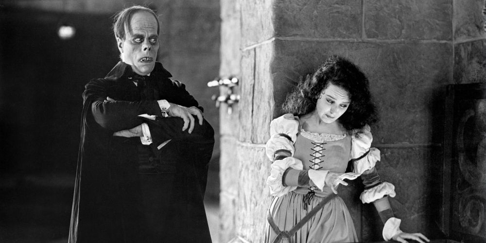 Lon Chaney as the Phantom and Mary Philbin as Christine in The Phantom of the Opera (1925)