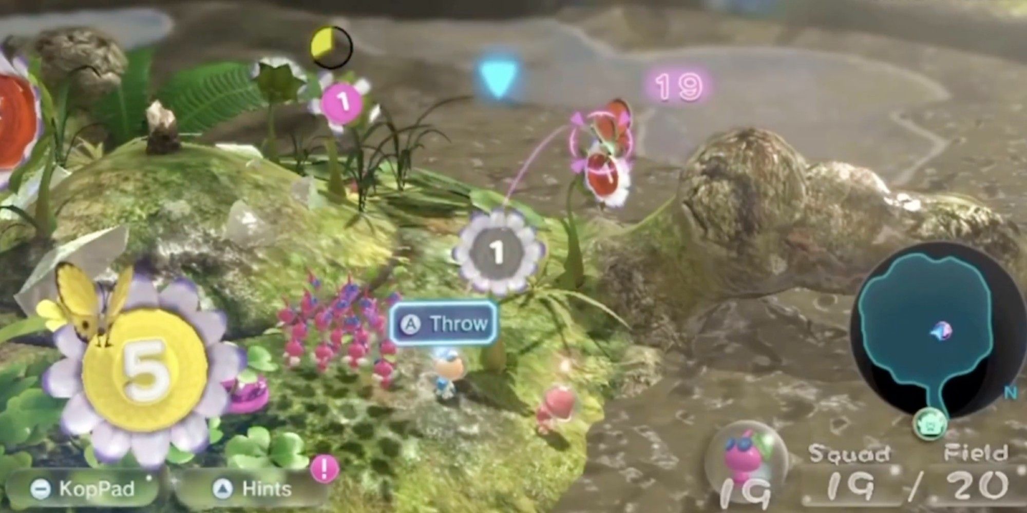 Red Spectralid is being targeted by Olimar and his Pikmin