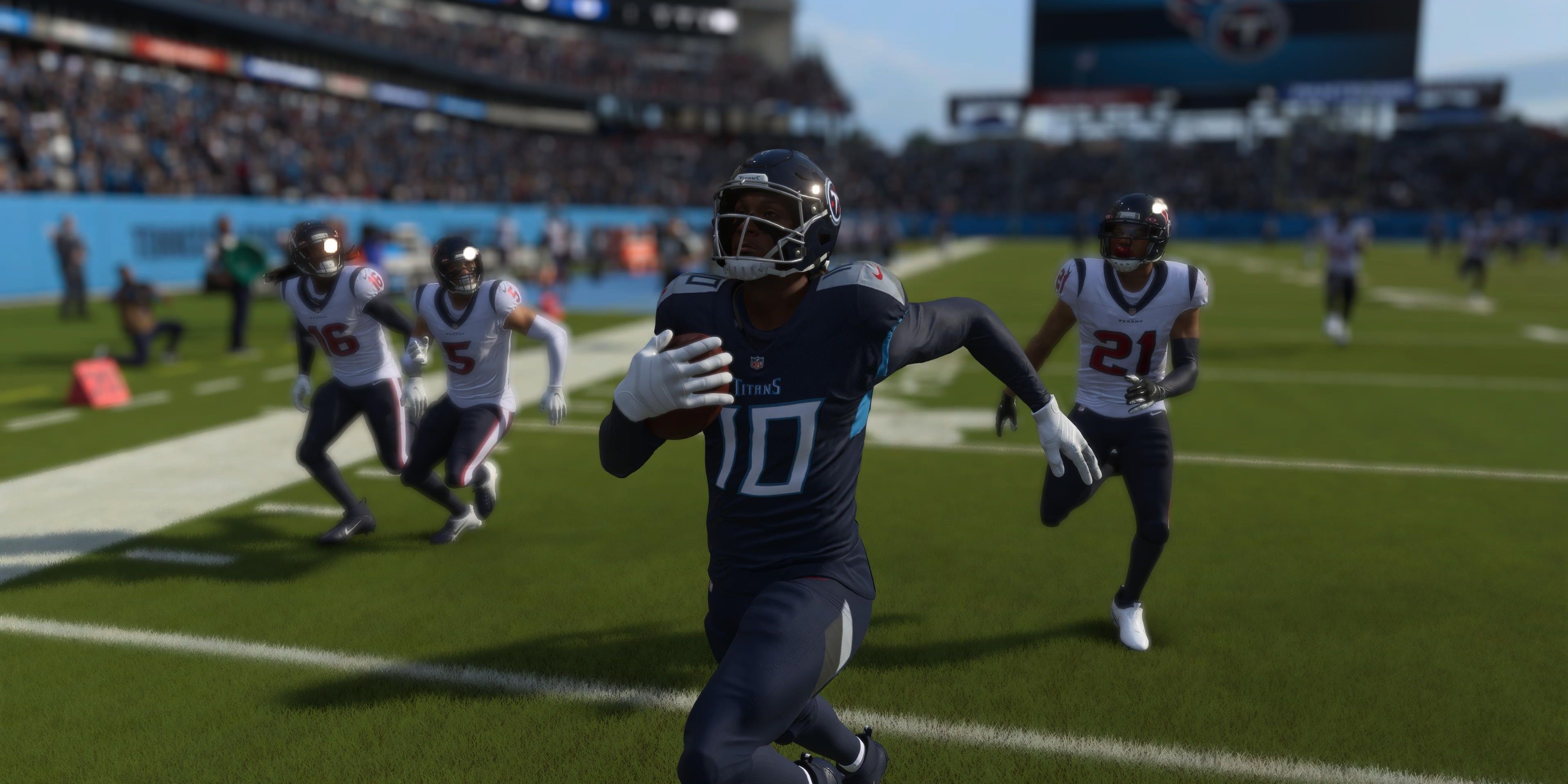 DeAndre Hopkins running toward a touchdown