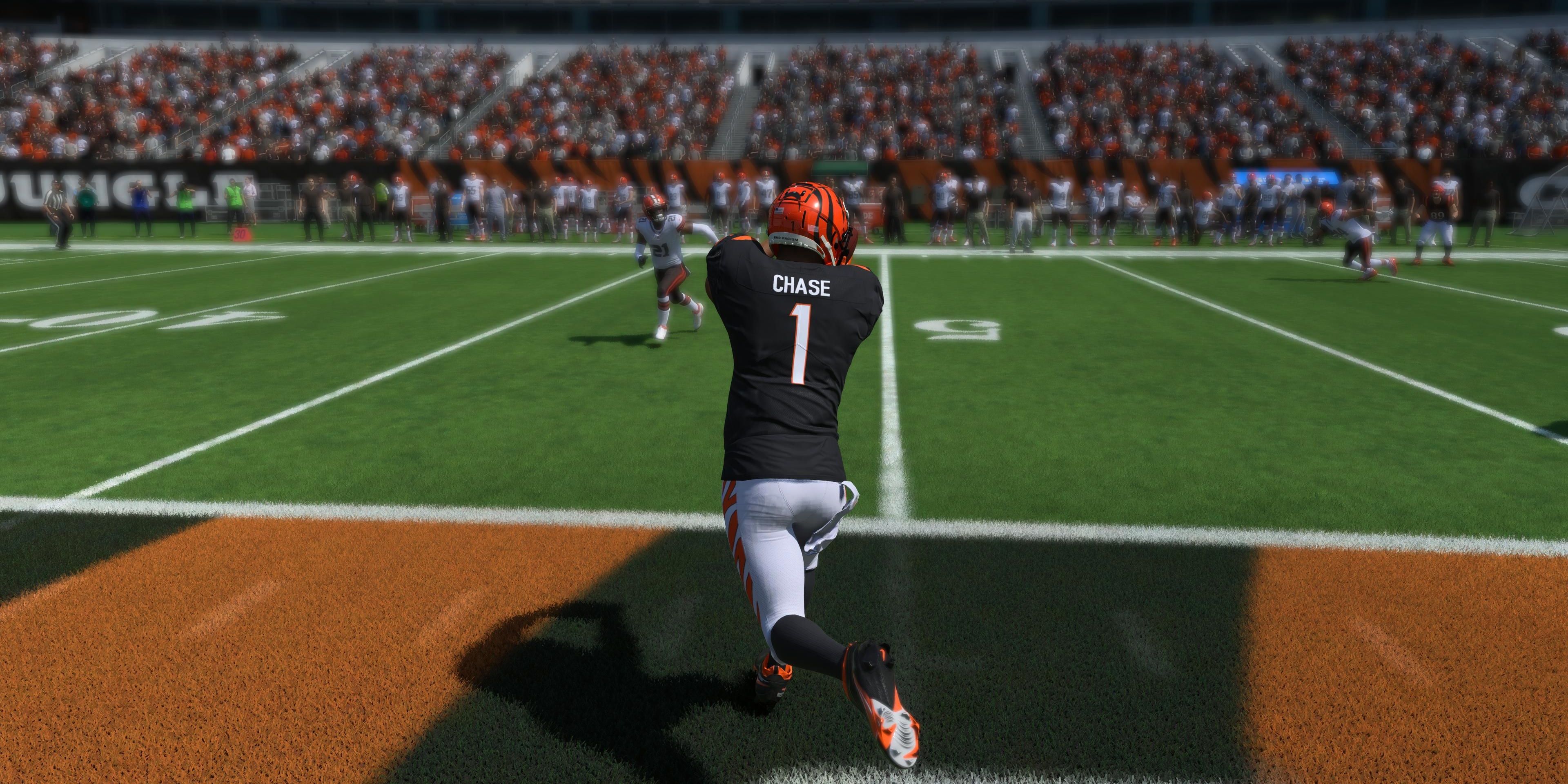 Ja'Marr Chase making catch middle of the field