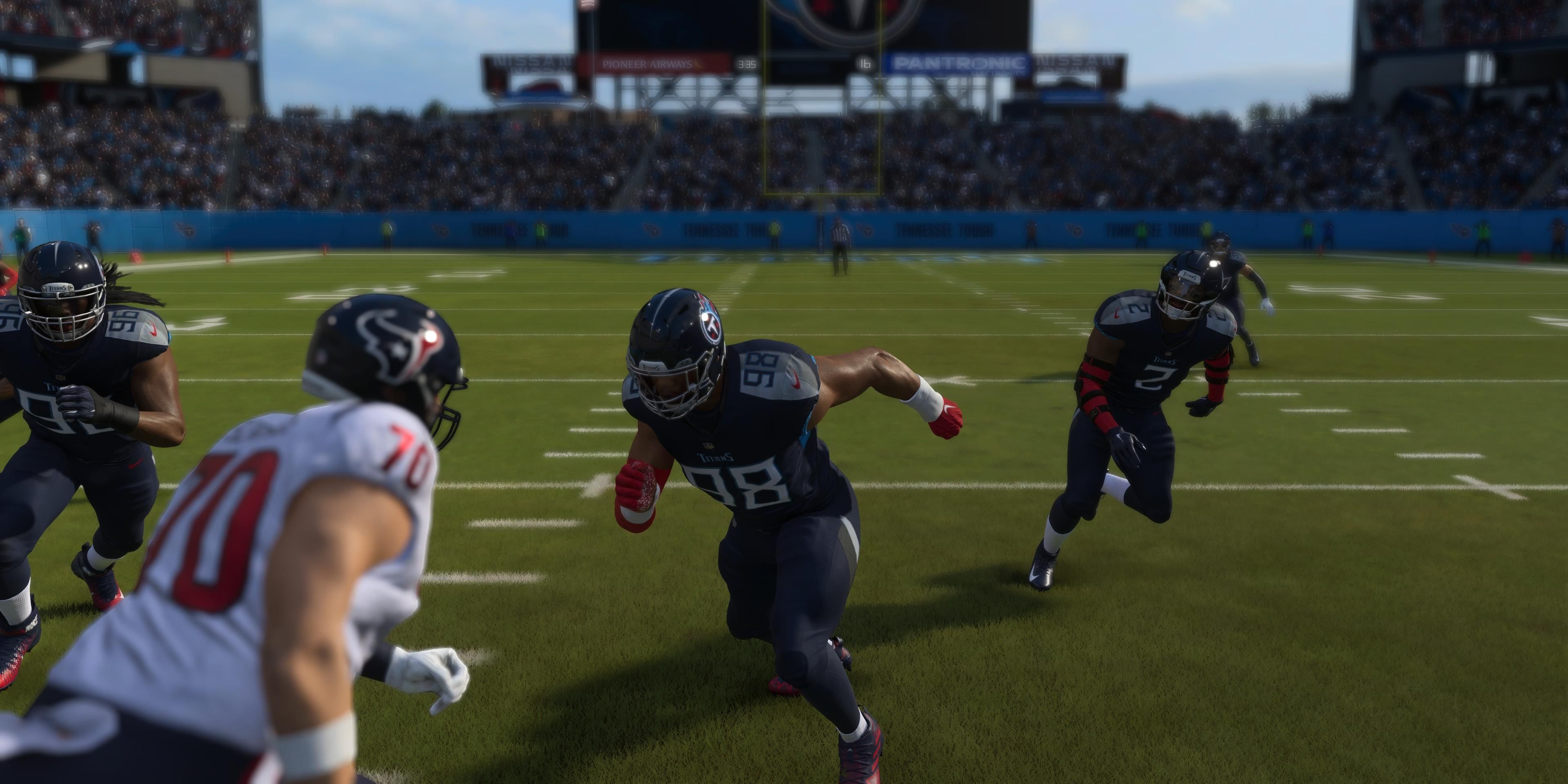 Jeffrey Simmons rushing the quarterback