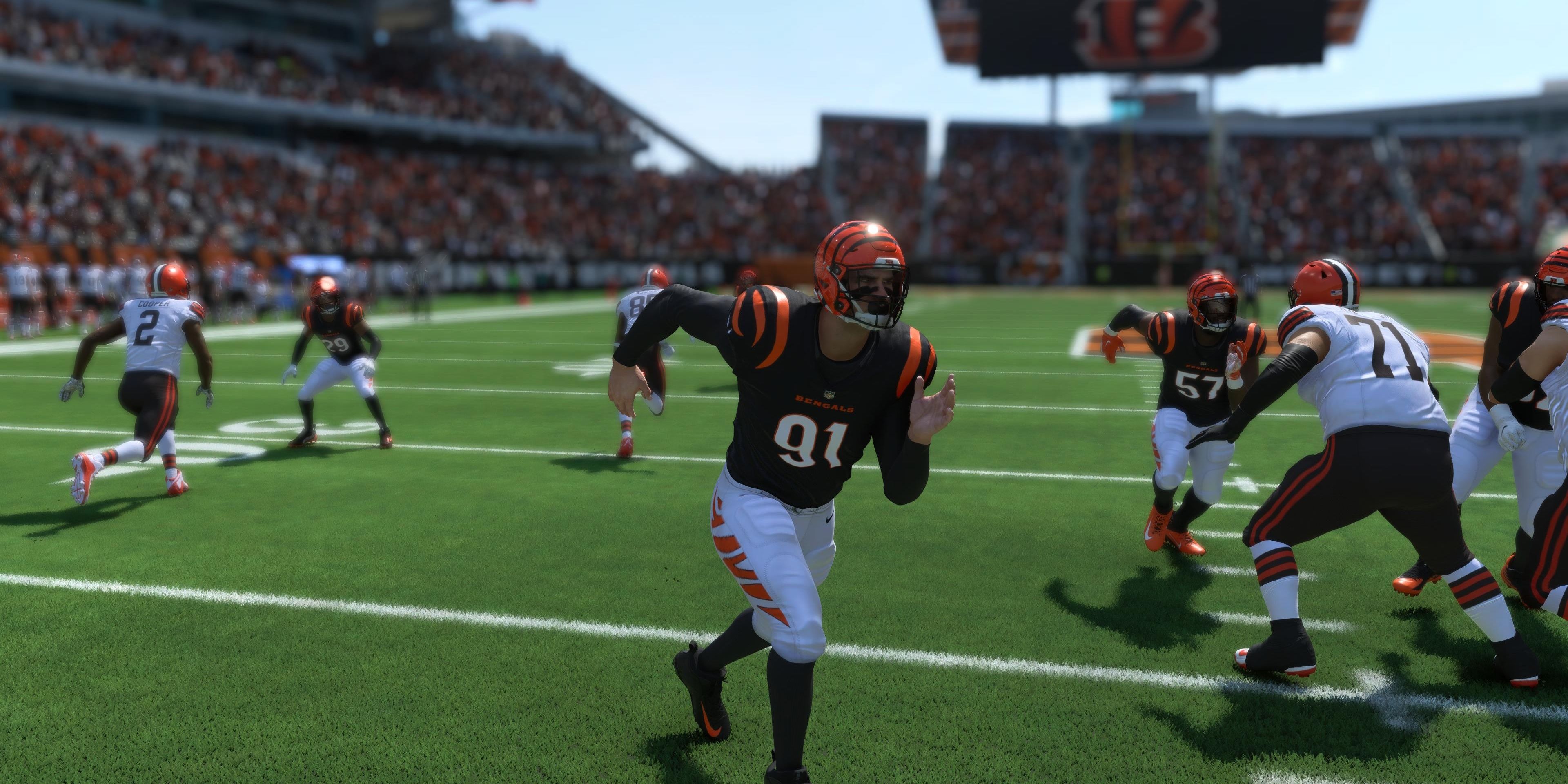 Trey Hendrickson rushing the quarterback