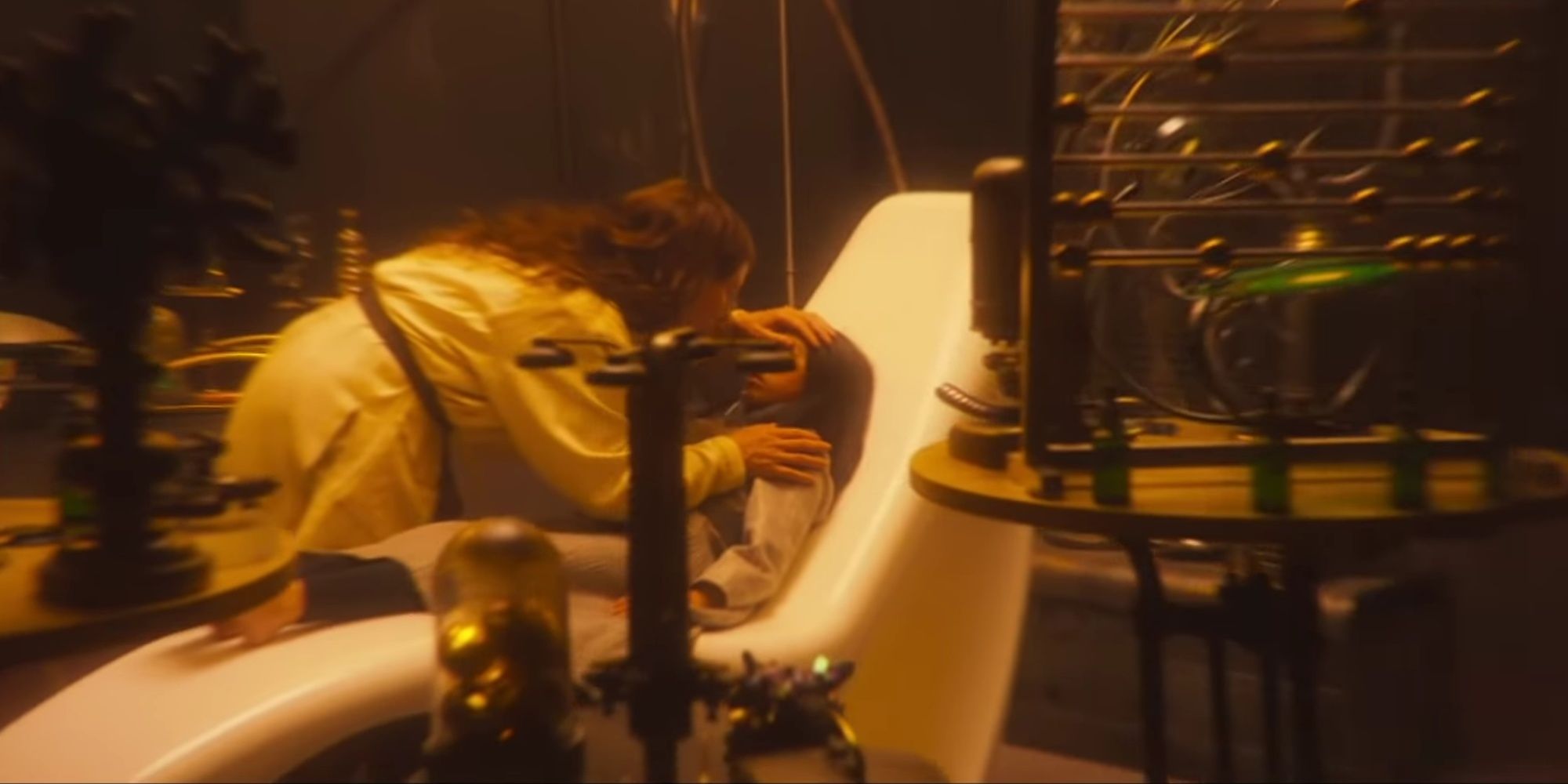 Doctor Who: Tecteun Opering On The Timeless Child To Extract Regeneration
