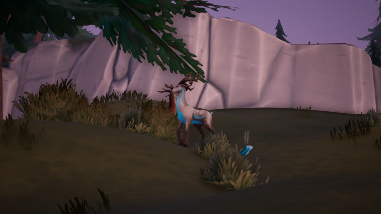 Close-up shot of a Proudhorn Sernuk, a white and blue deer with large horns, near a cliff in northern Bahari Bay in Palia.