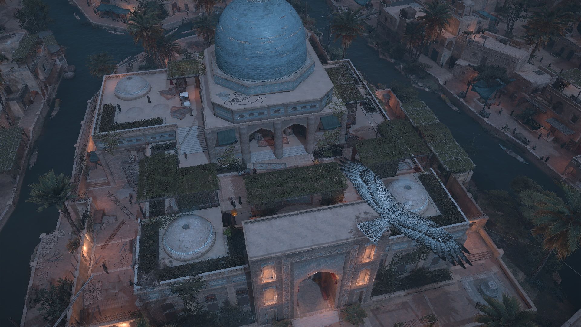Assassin's Creed Mirage, The Mirror Heist, Enkidu scoping out the bathhouse