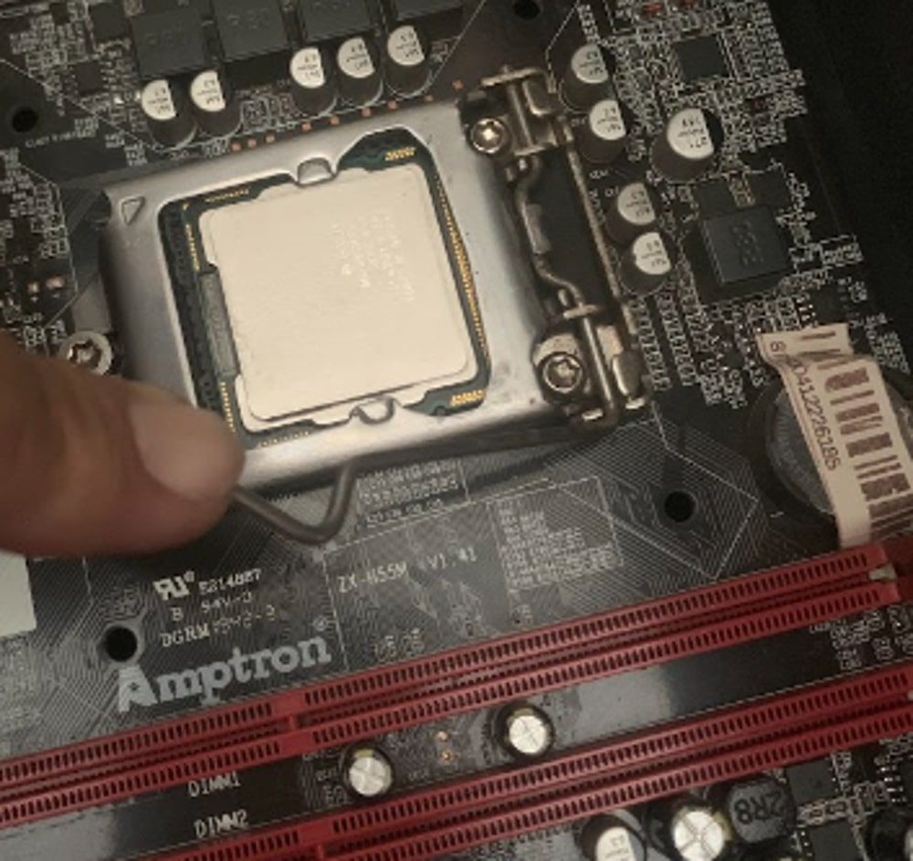 closing CPU socket