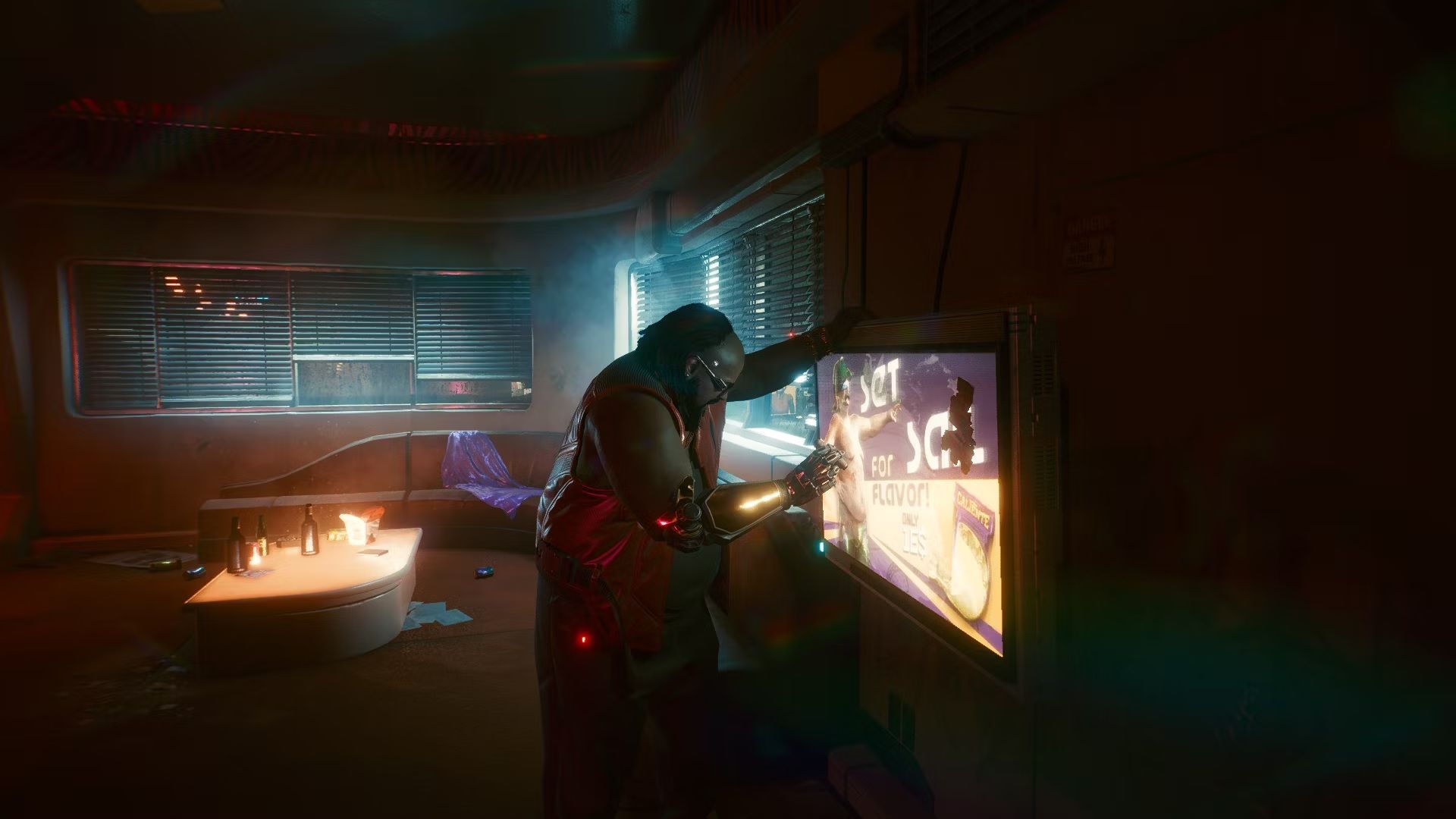Dexter Staring at a TV in a motel in Cyberpunk 2077