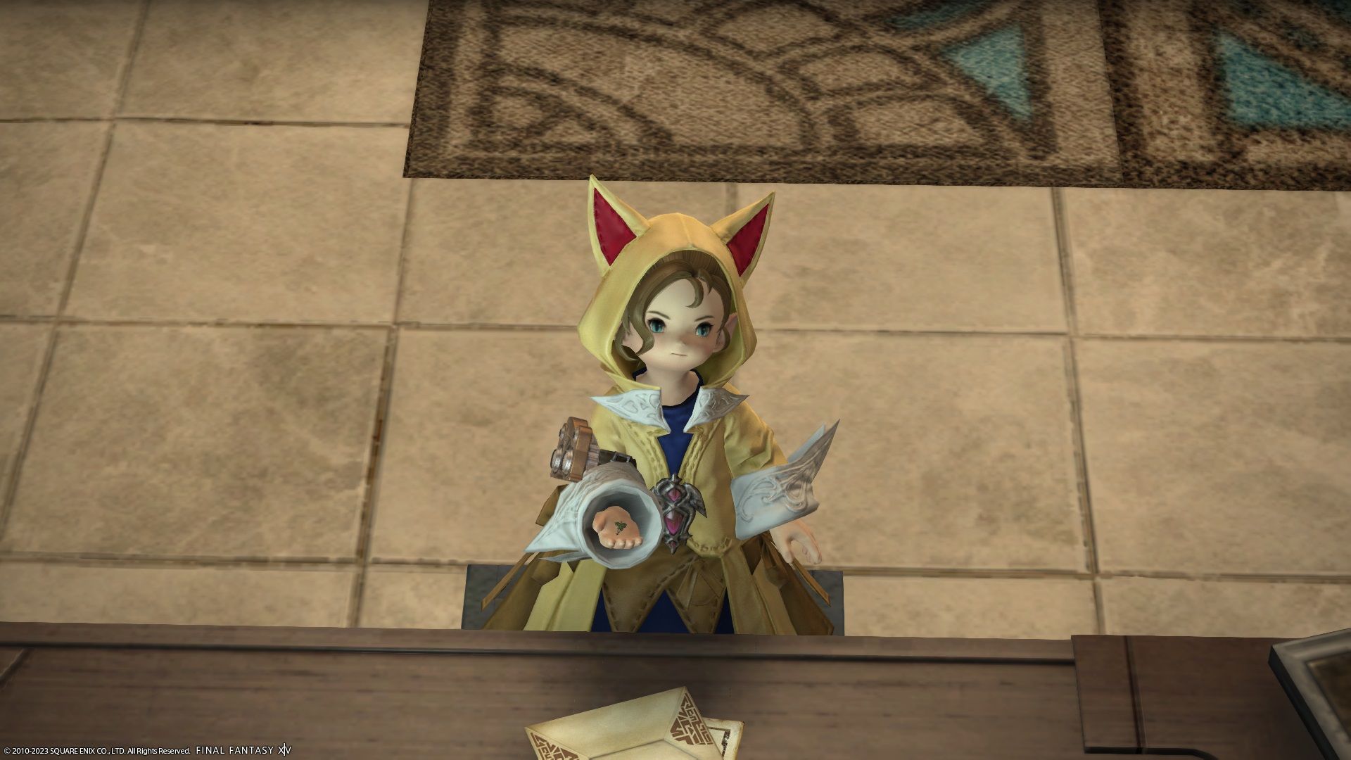 Krile holding a four leaf clover charm in Final Fantasy 14.