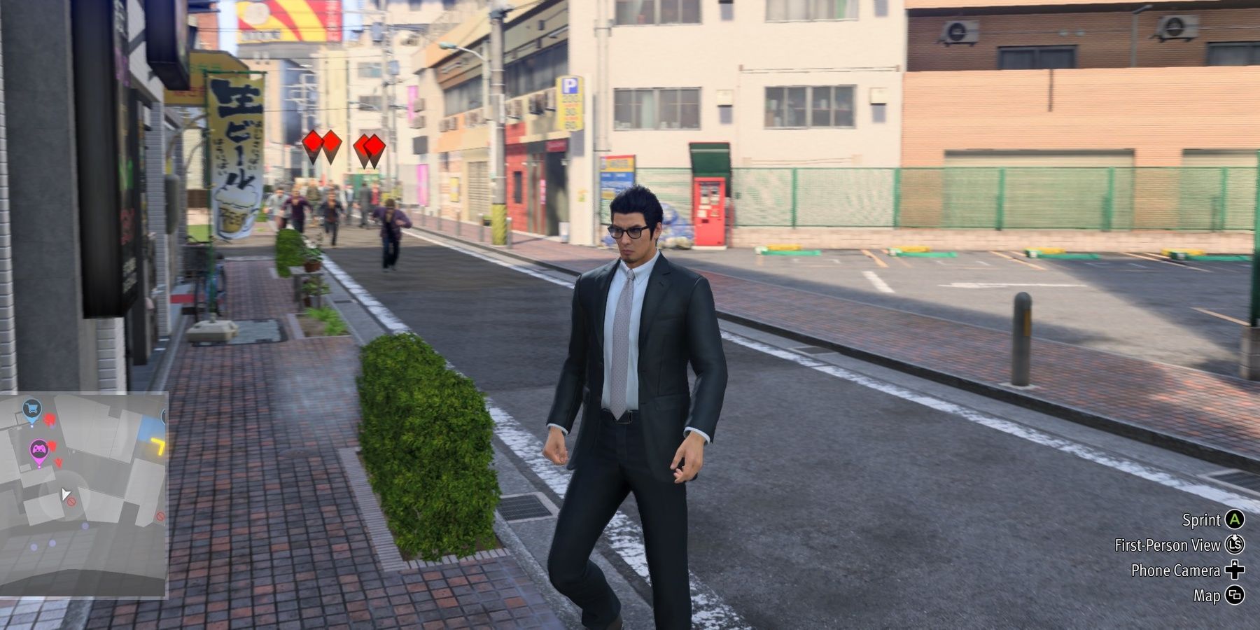 Kiryu runs far away from a group of pursuers In Like A Dragon Gaiden: The Man Who Erased His Name.
