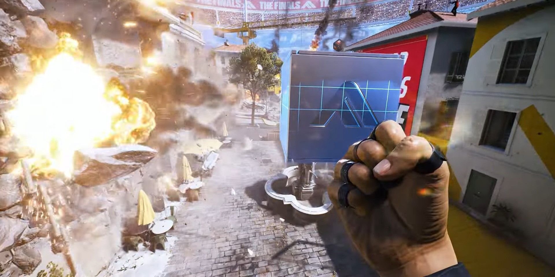 A player holding a vault in the Tournament mode in The Finals