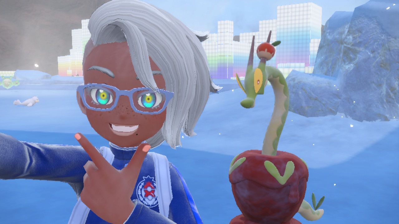 Player posing with Hydrapple in Pokemon Scarlet & Violet.