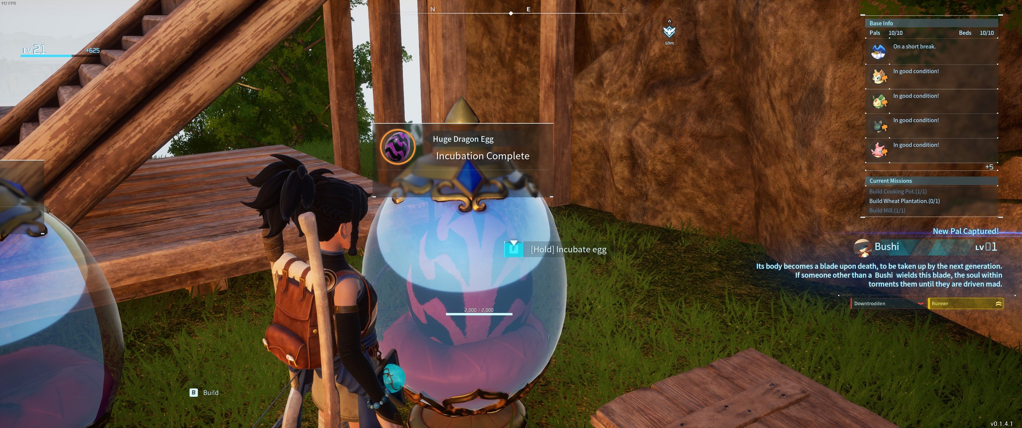 Palworld: The player looks at a Huge Dragon Egg in an incubator