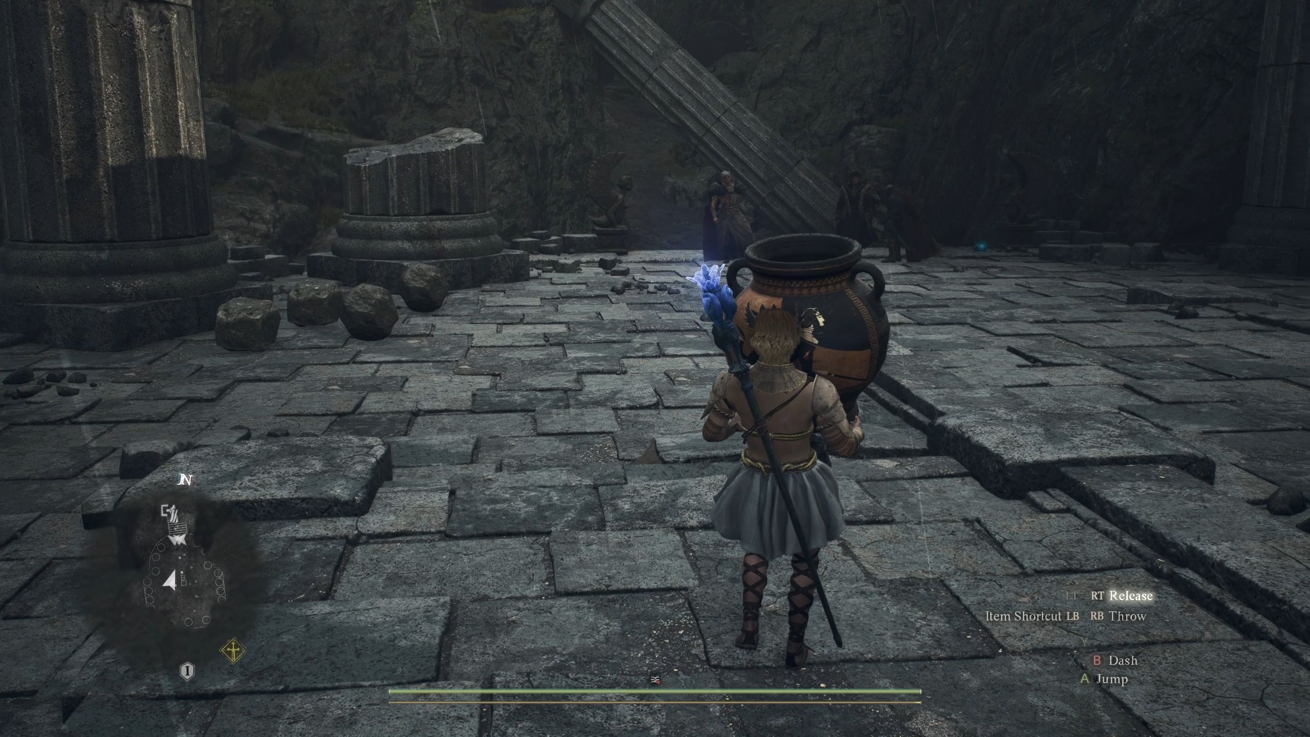 Arisen is holding the Sphinx amphora - Dragon's Dogma 2