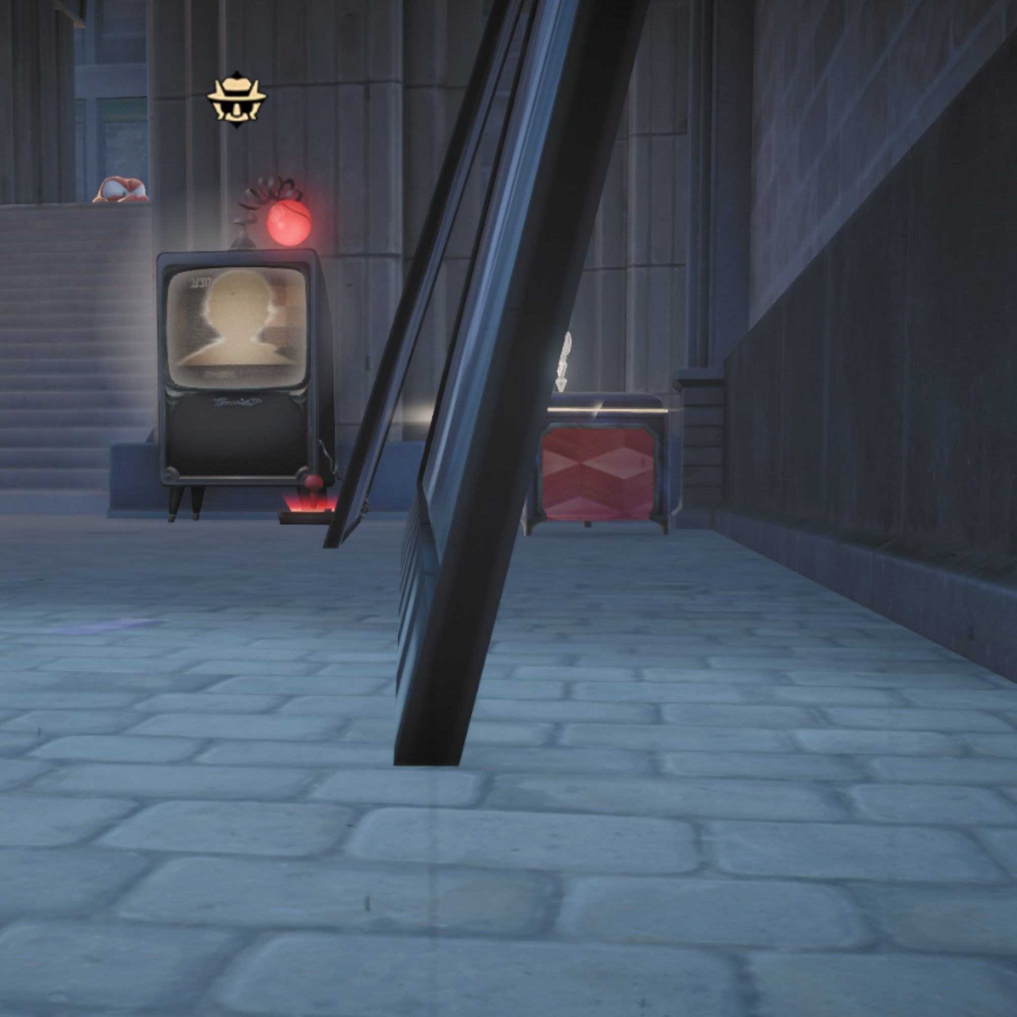 A chest and a TV in Honkai Star Rail.