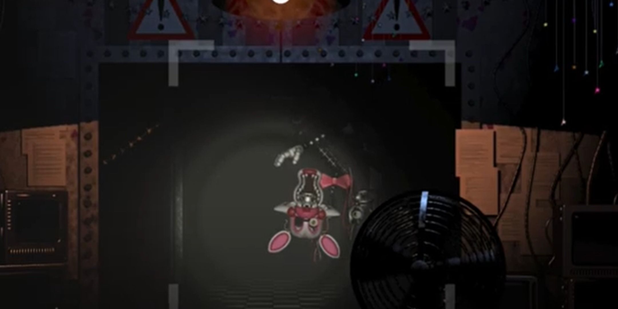 Mangle in the office hallway in Five Nights At Freddy's 2.