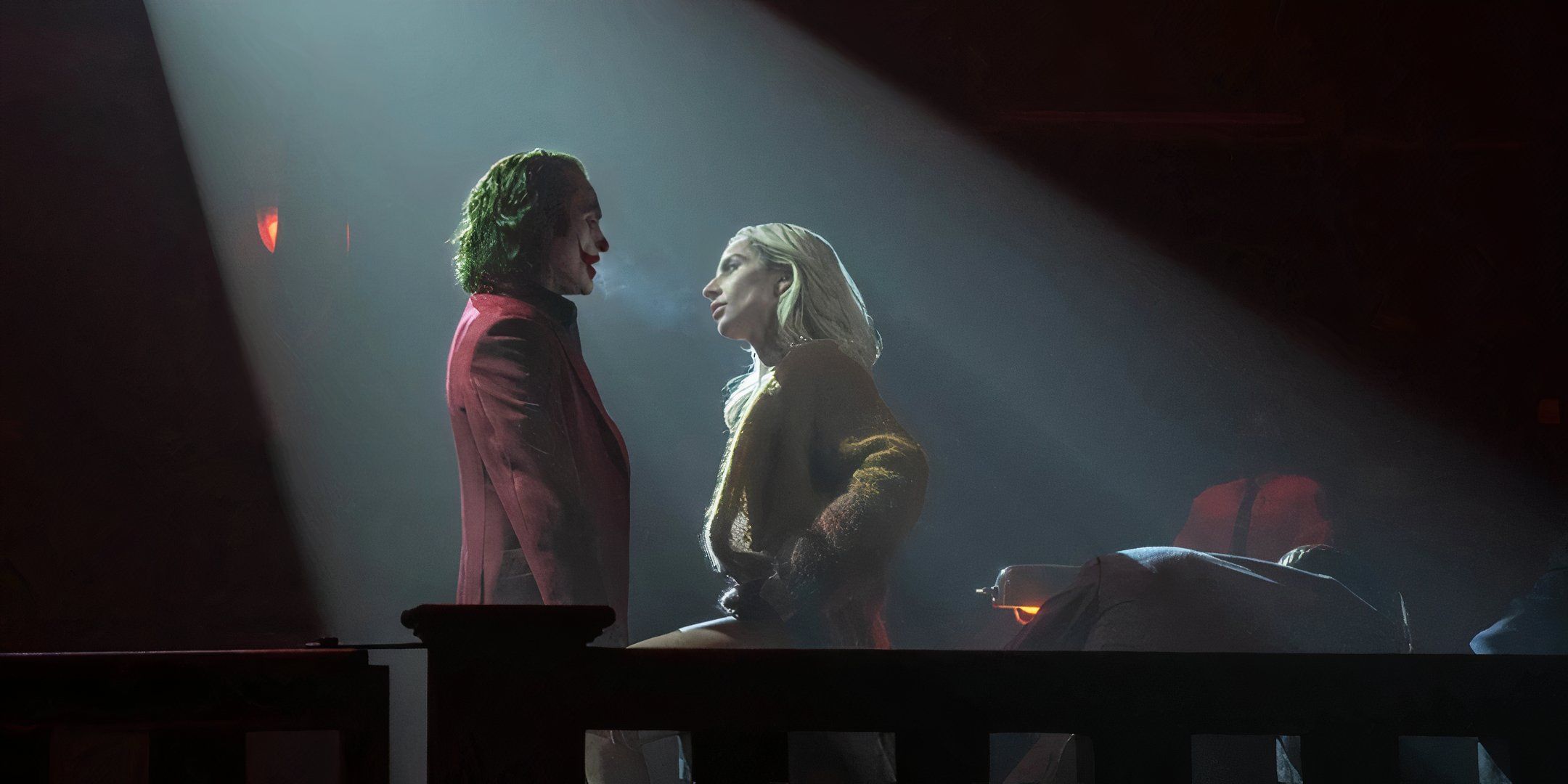 Image of Arthur and Lee in Joker: Folie à Deux.