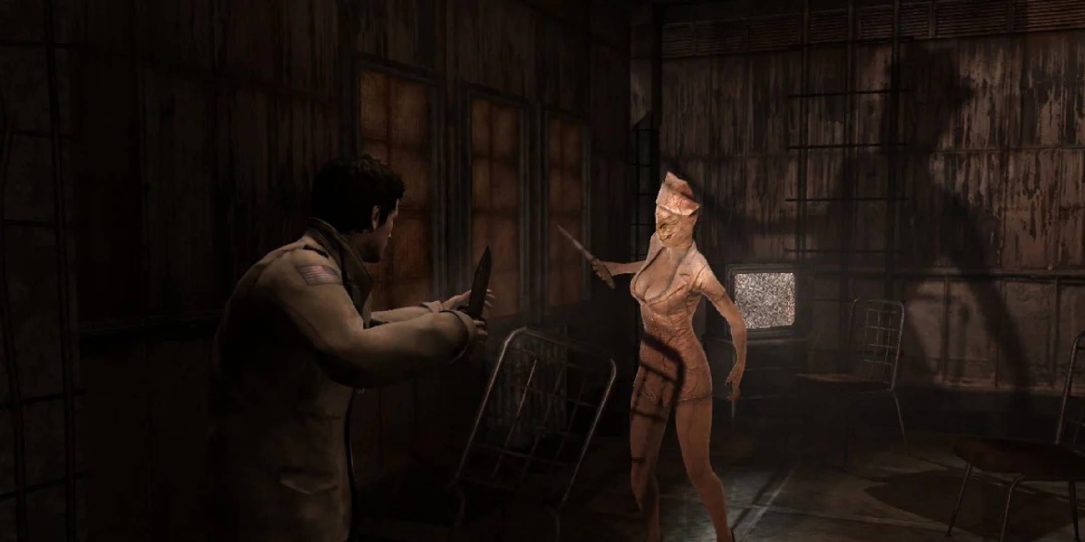 Alex and a nurse fighting it out in Silent Hill Homecoming.