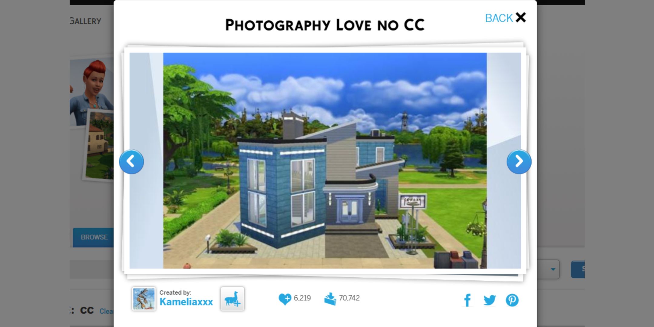 A player looking at a house with no CC in The Sims 4 gallery.