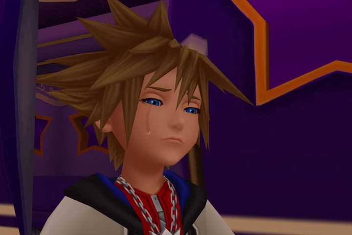 Sora crying in Twilight Town in Kingdom Hearts 2.
