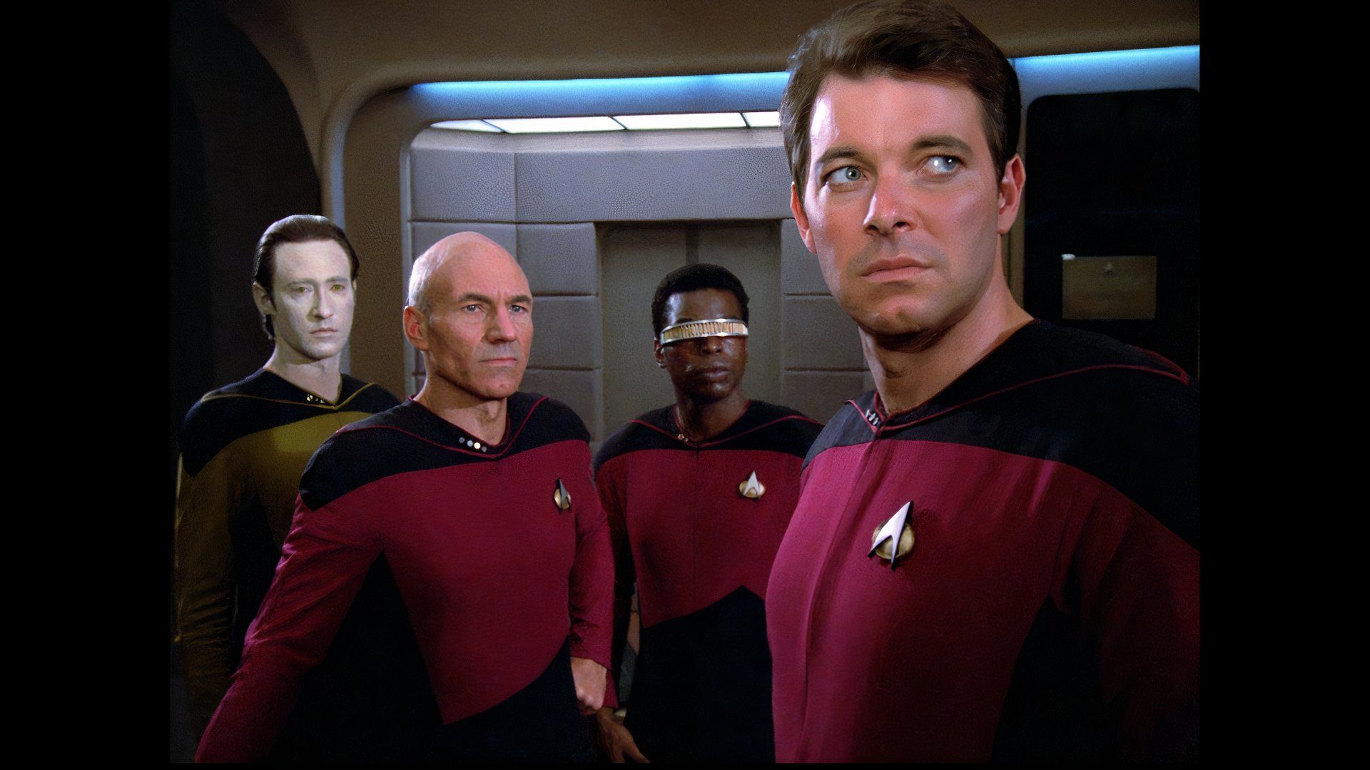 Riker and Picard on the bridge in TNG's first season
