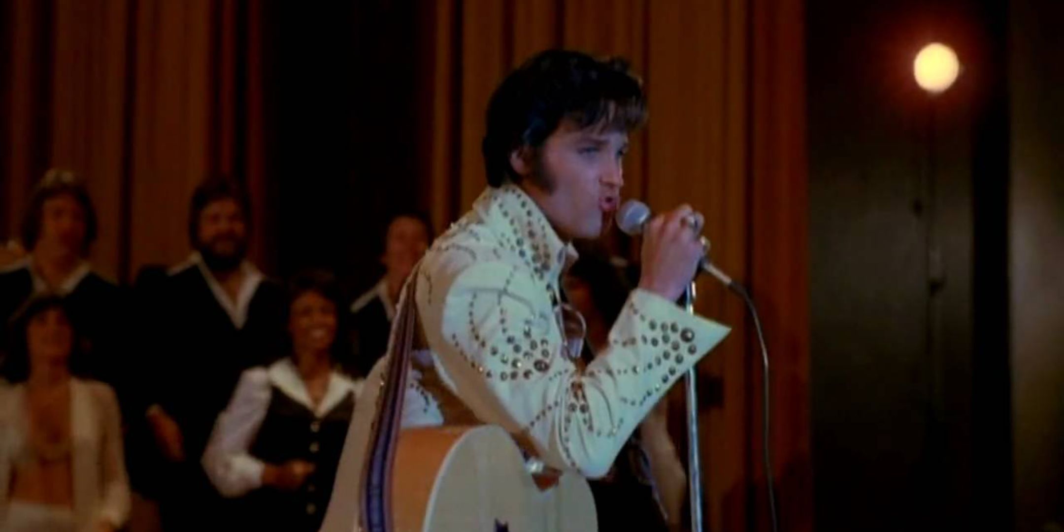 Kurt Russell as Elvis in the biopic by John Carpenter.