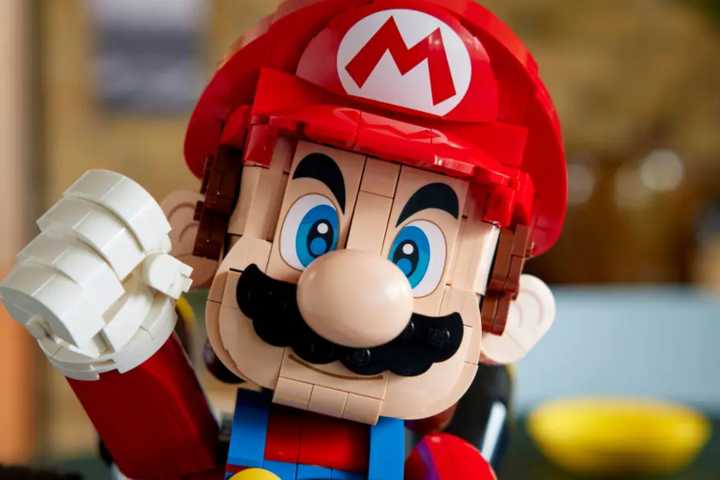 close up of lego mario's face from the lego mario kart set.