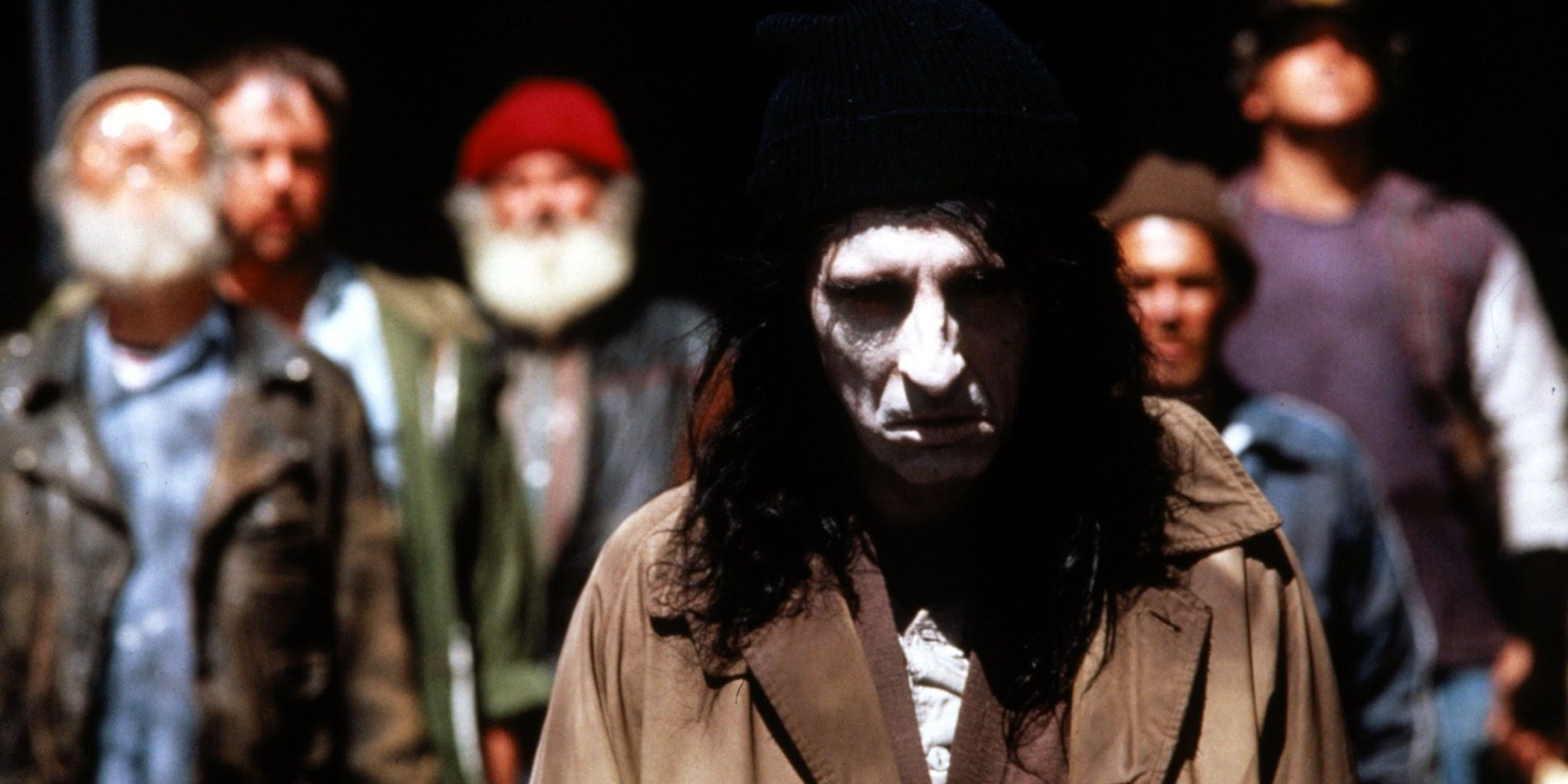 Alice Cooper surrounded by thugs in Prince Of Darkness.