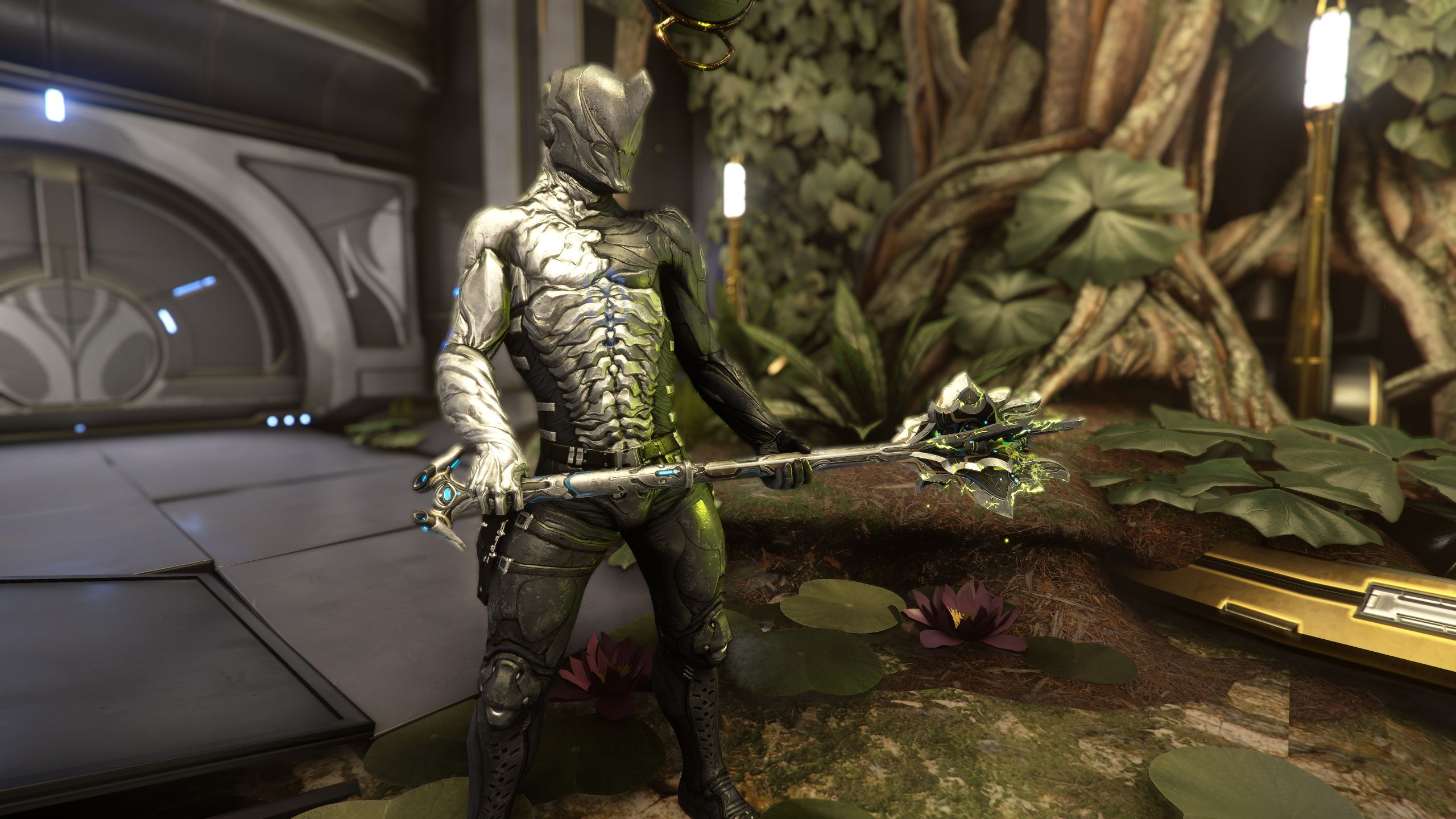 Excalibur holding the Magistar in Warframe.