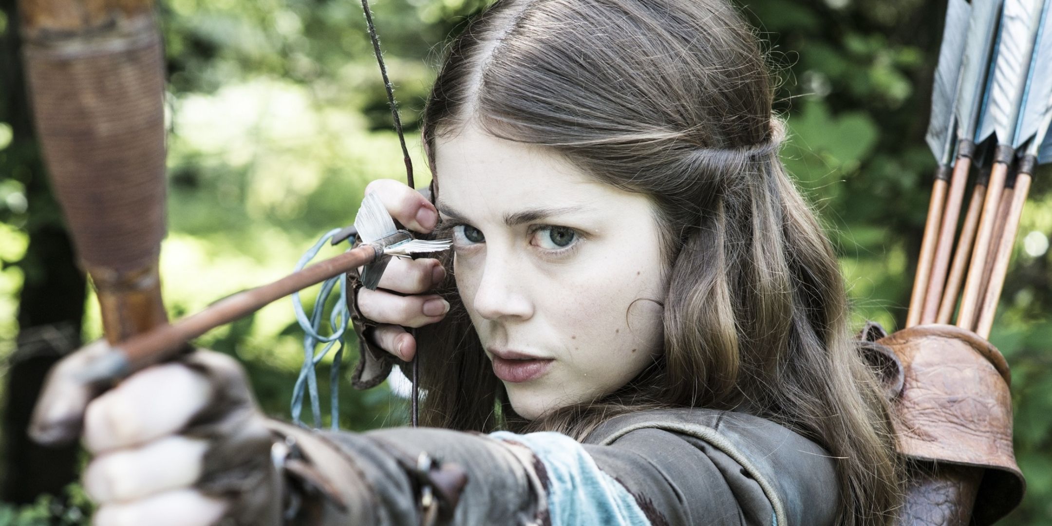 Myranda aiming a bow in Game of Thrones.