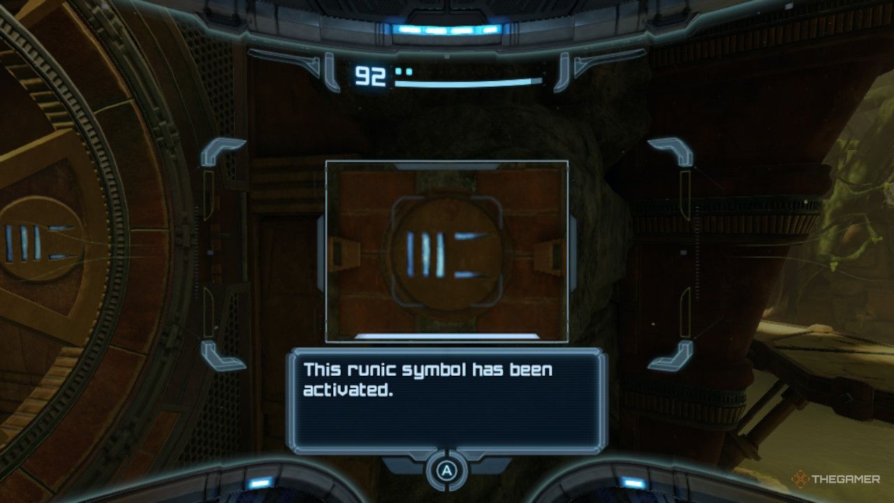 Samus scans the first rune.