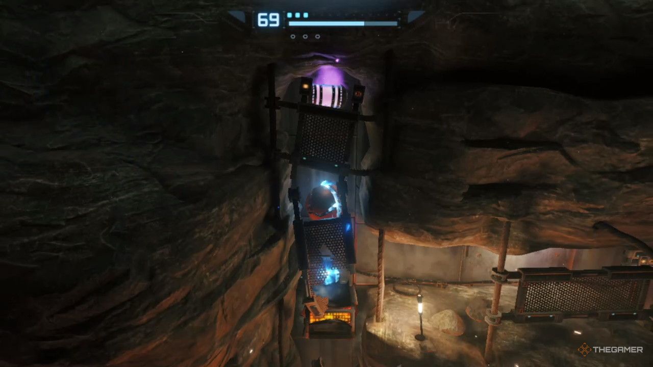 Samus finally grabs the energy tank.
