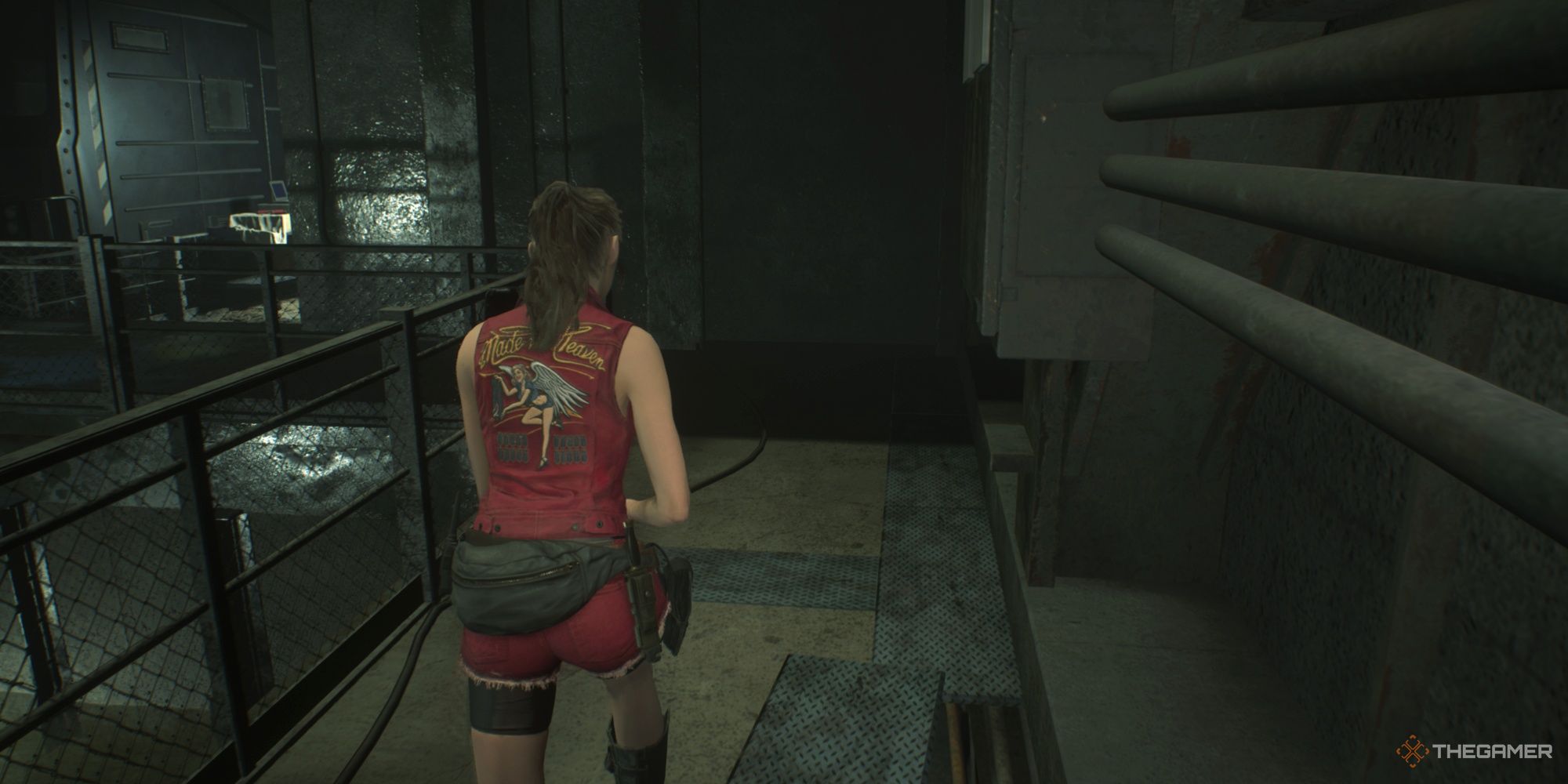 Claire walking towards the valve handle in Resident Evil 2 remake