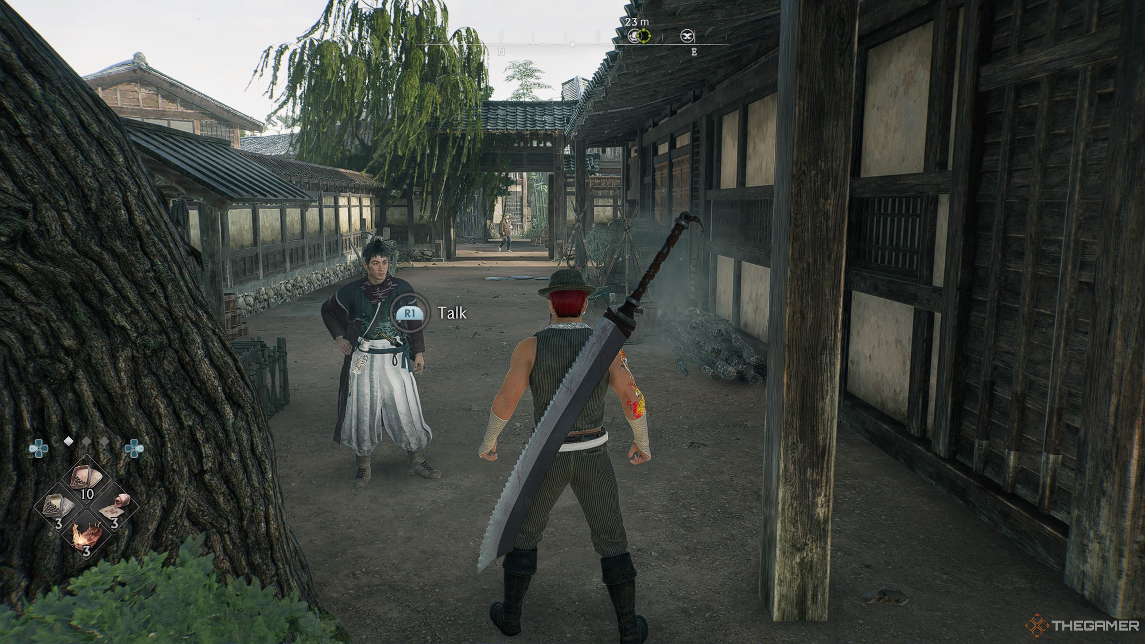 The protagonist approaches Kogoro Katsura behind the Sakura Inn in Rise Of The Ronin.