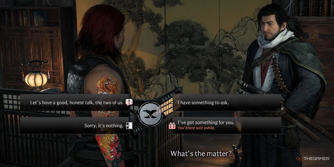 The protagonist chats with Ryoma Sakamoto at the Sakura Inn in Rise Of The Ronin. A UI features several conversation options.
