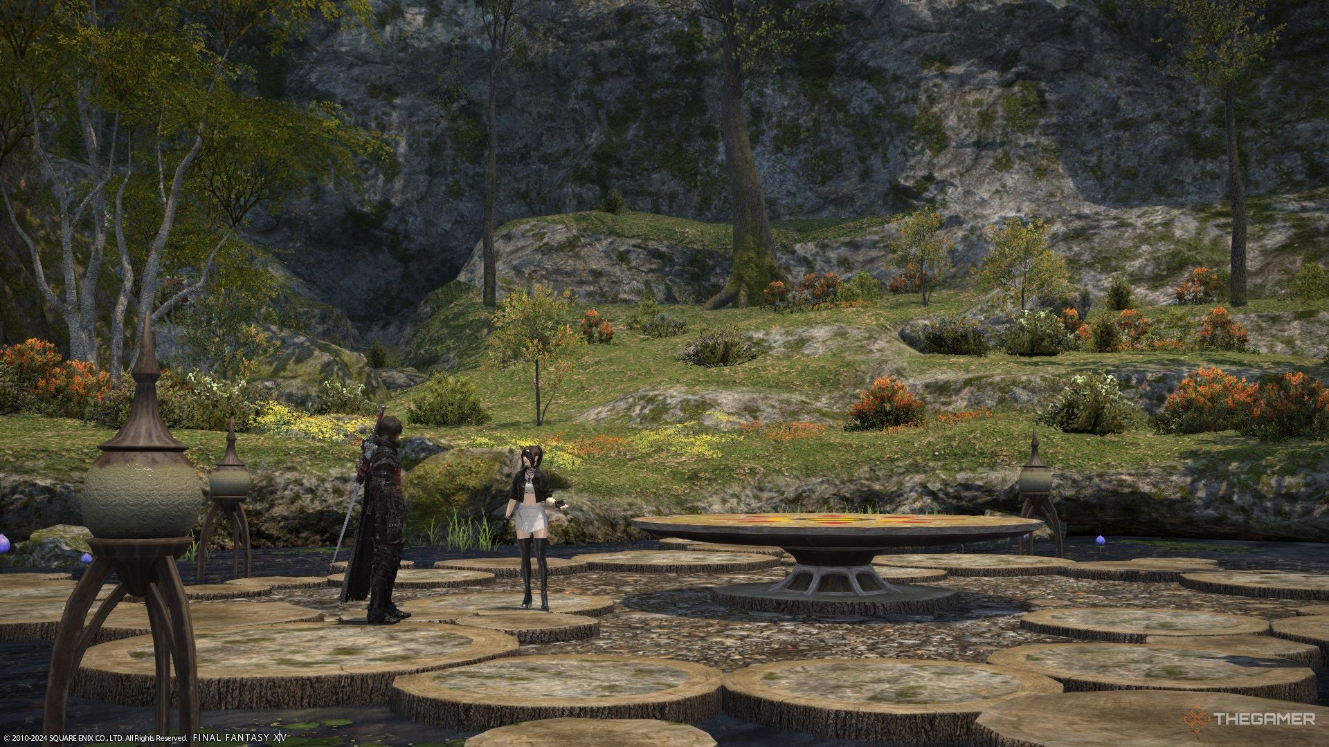 Clive and the Warrior of Light in Final Fantasy 14.