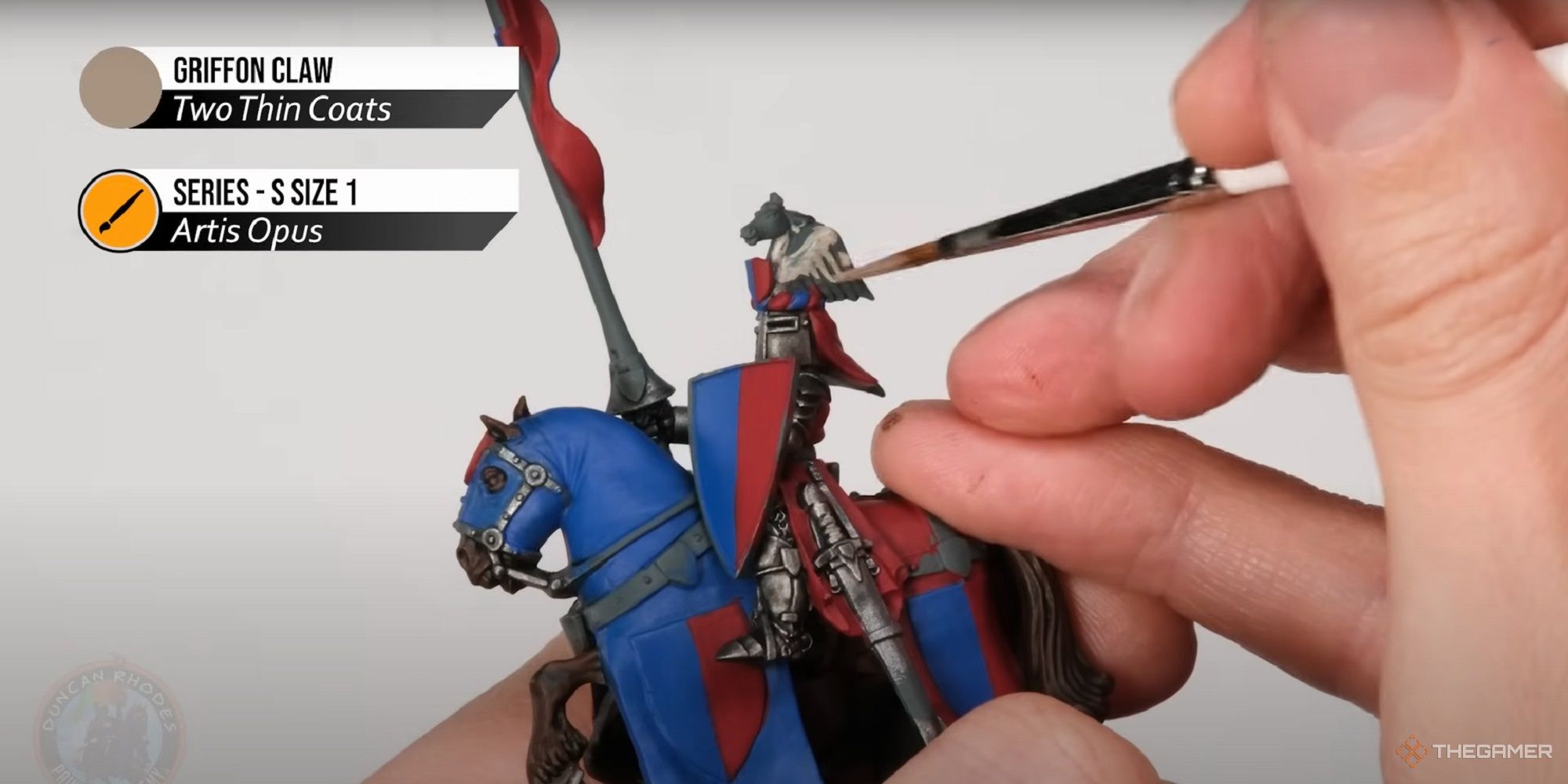 duncan rhodes painting a bretonnian knight of the realm