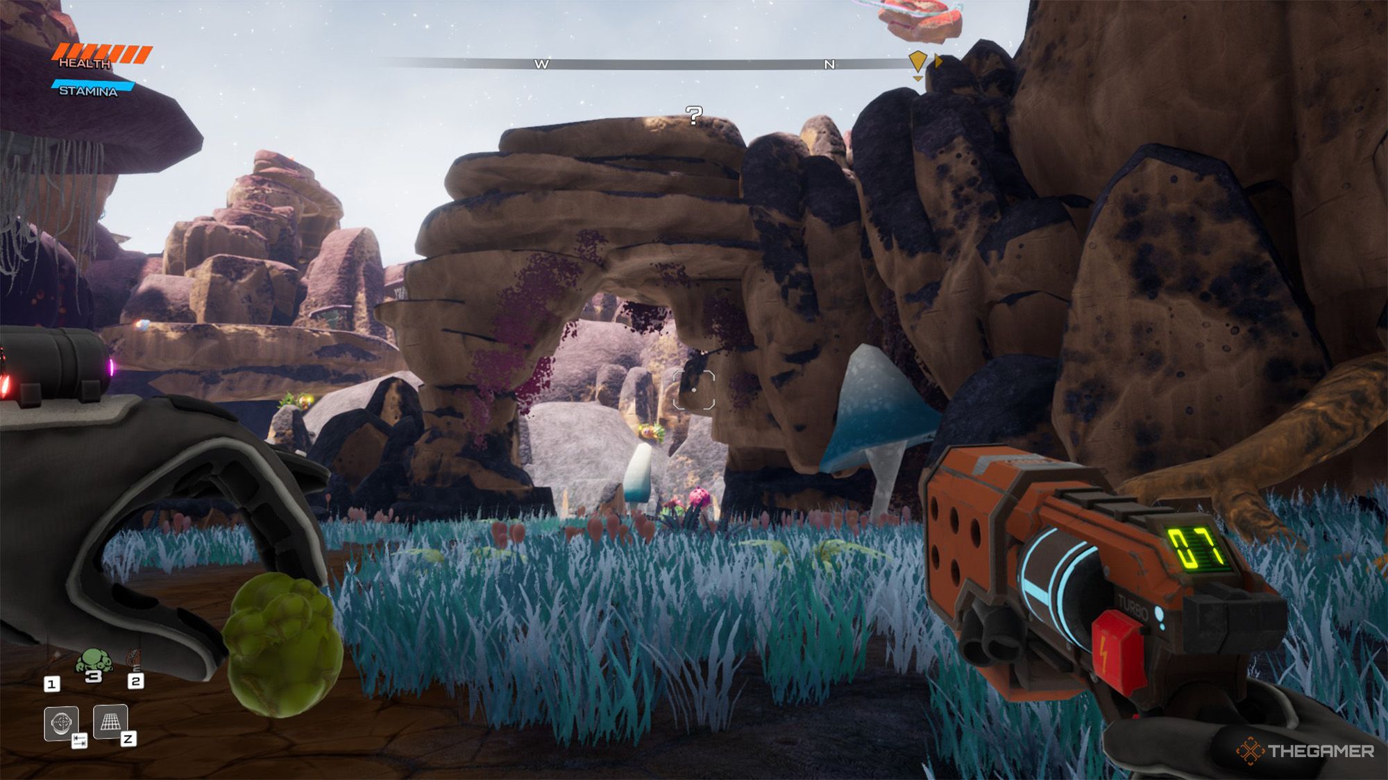 The player is heading towards to a rock arch in Journey To The Savage Planet.