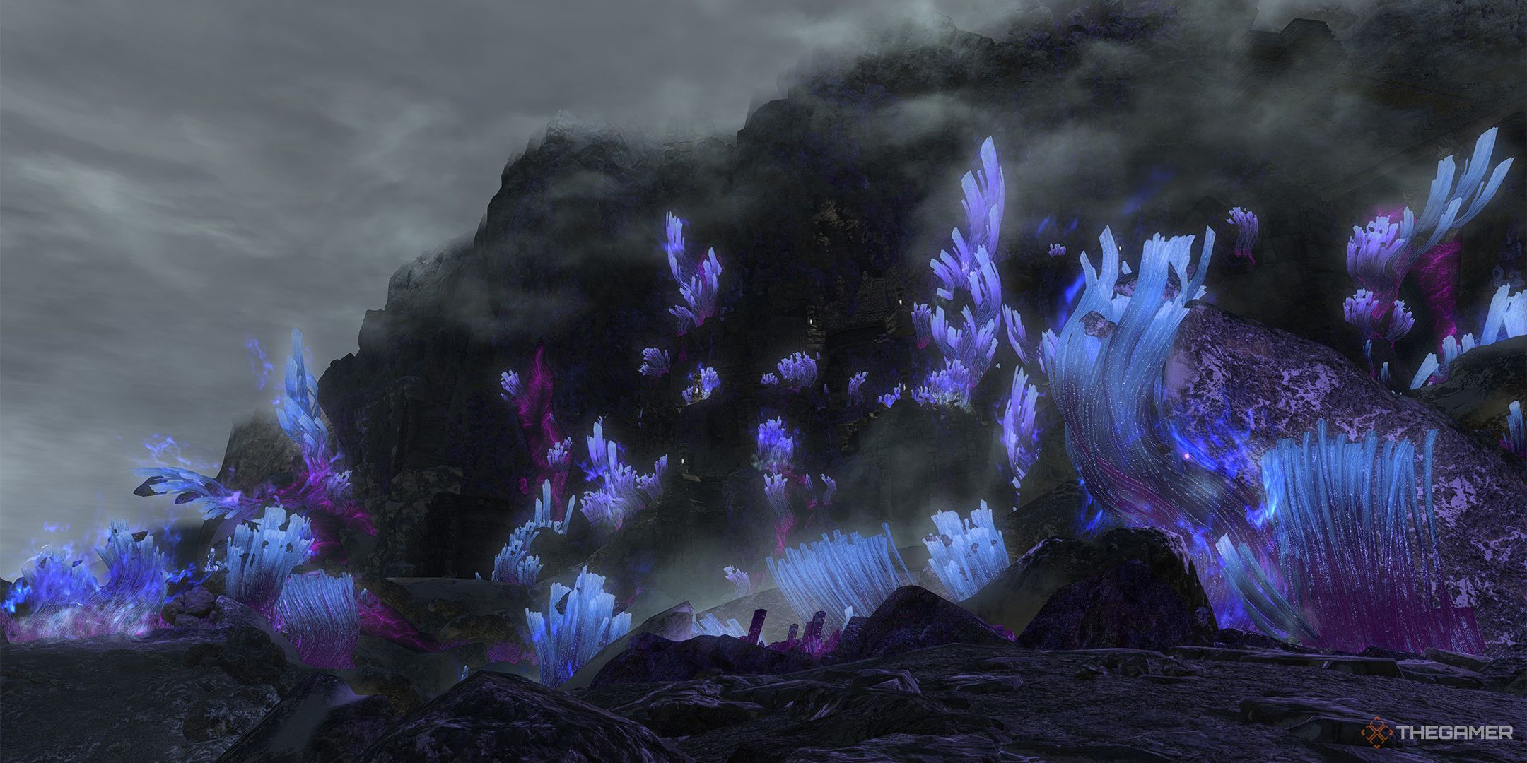 the crystalline structures and cloudy mists of the bottom half of the worqor zormor dungeon