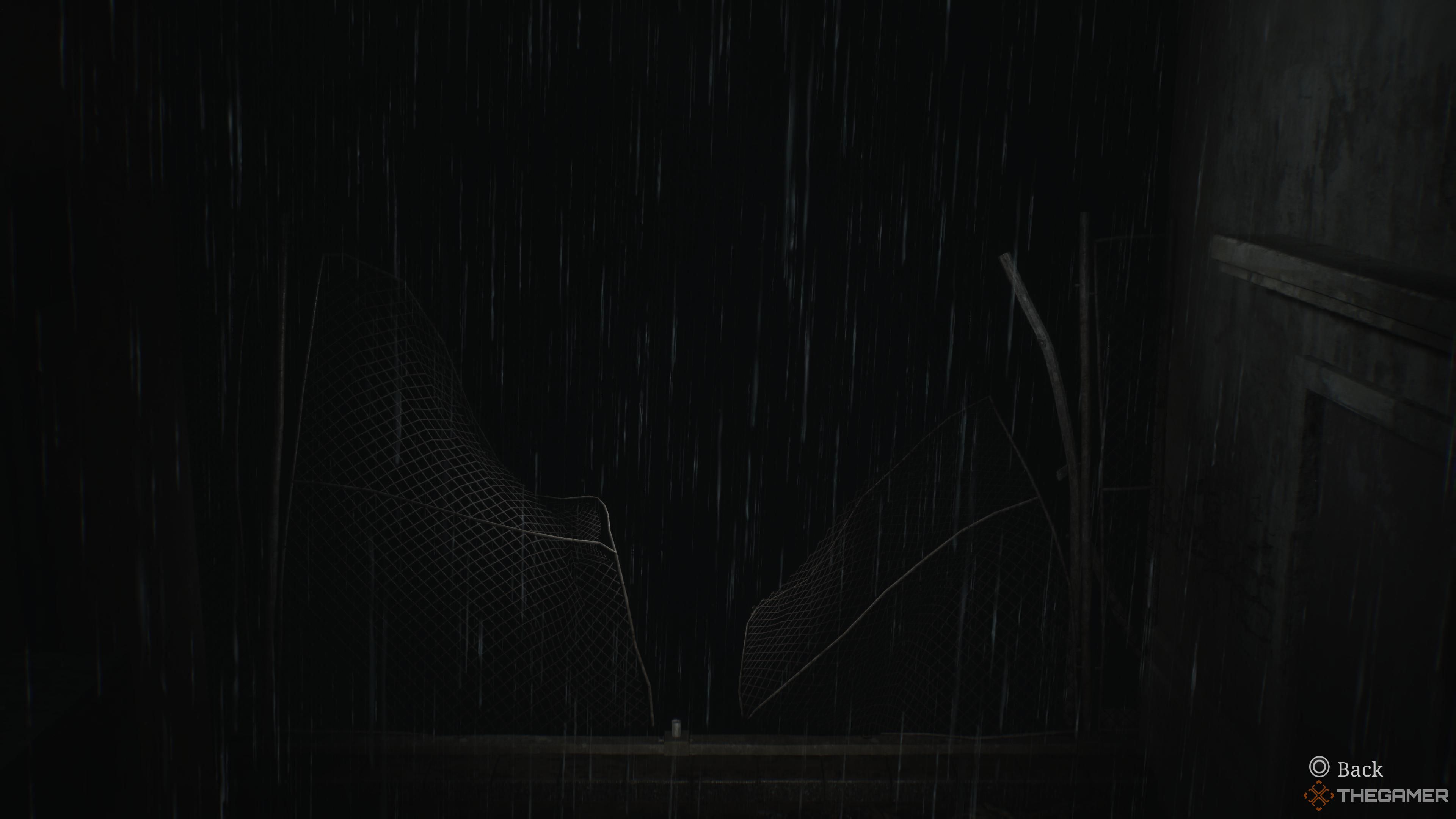the broken rooftop fence glimpse in silent hill 2 remake.