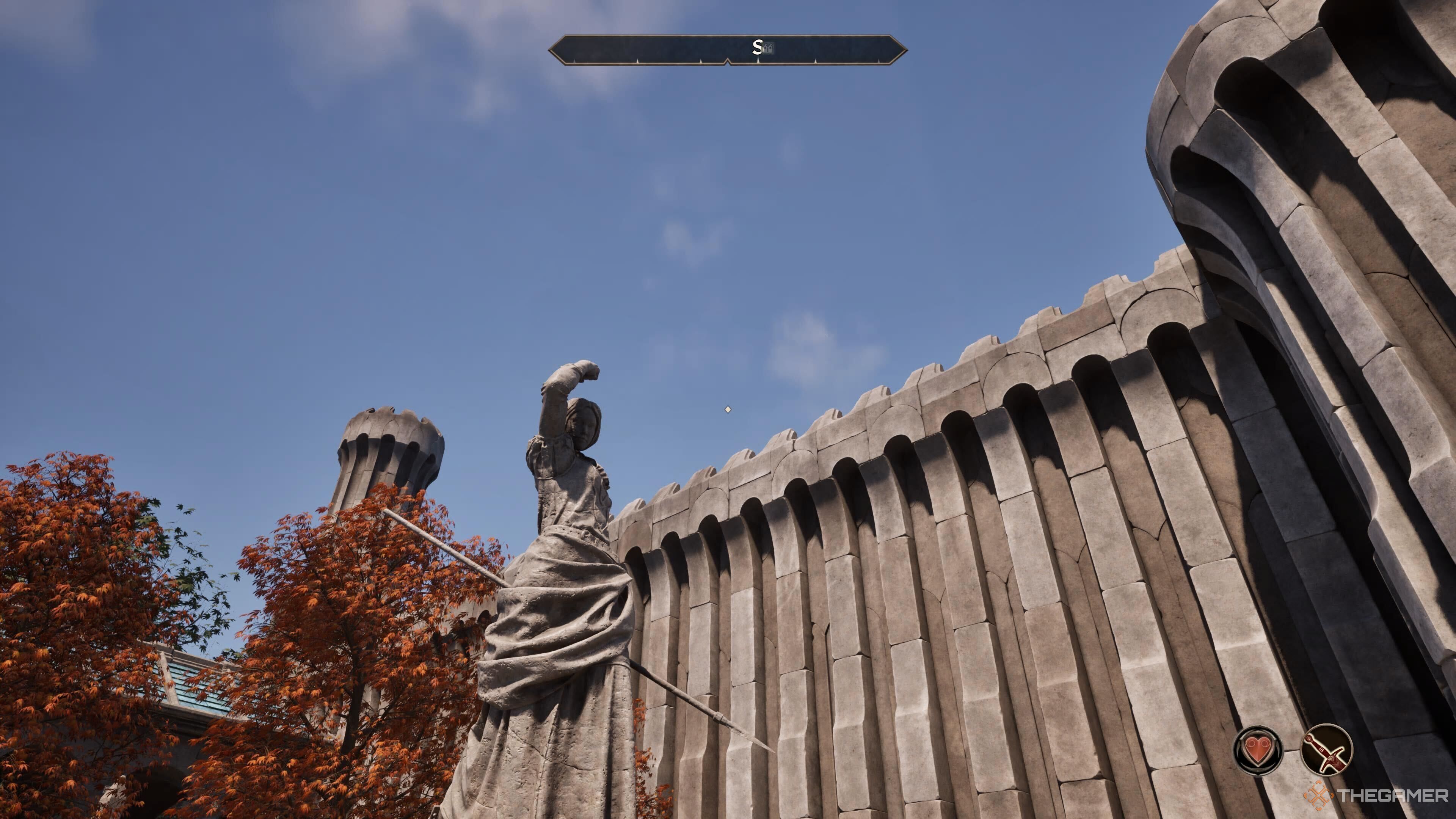 A statue beside a wall in the Imperial City in Oblvion Remastered.