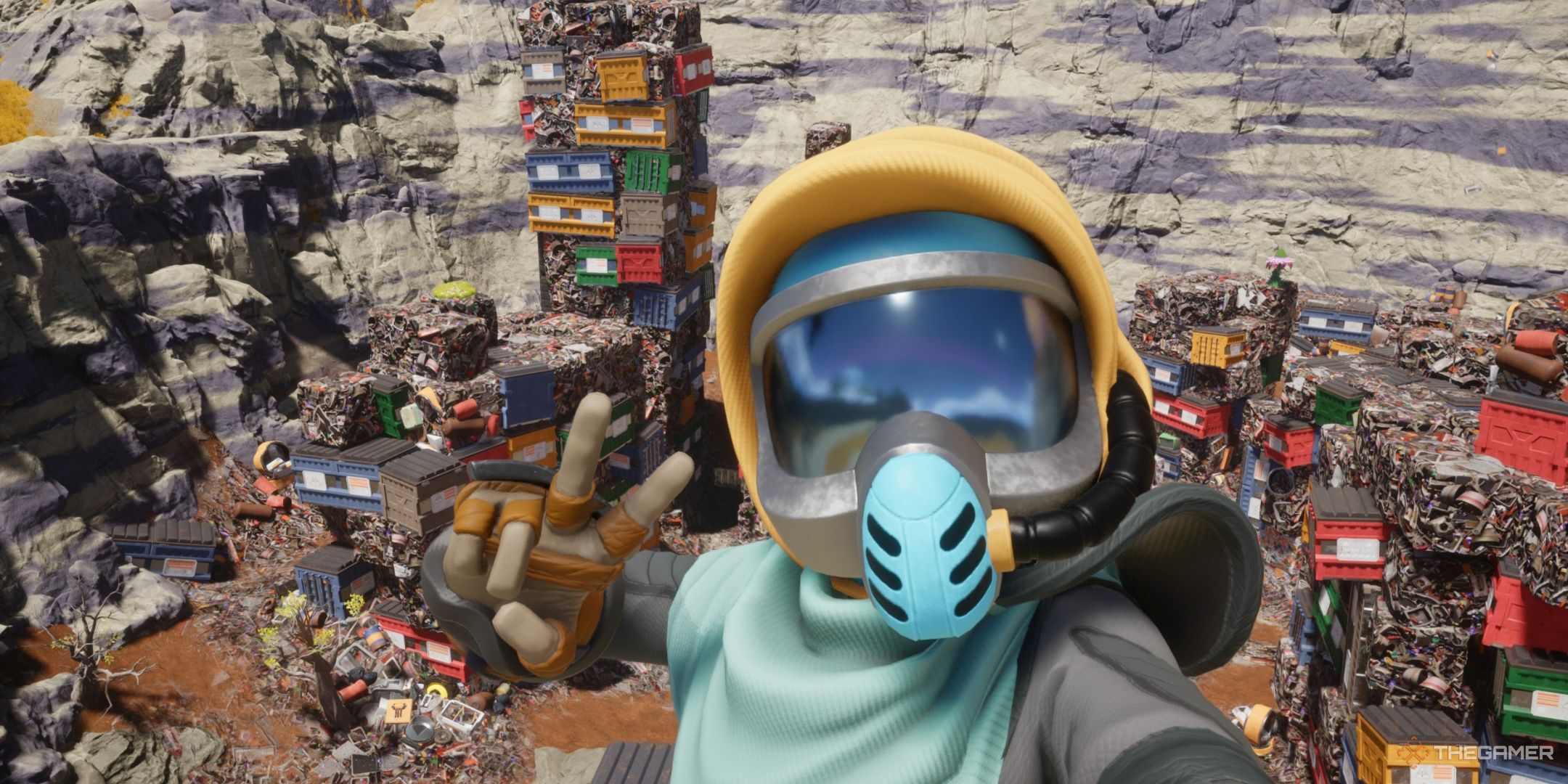 The player posing by the Alta Trash Mountain in revenge of the savage planet.