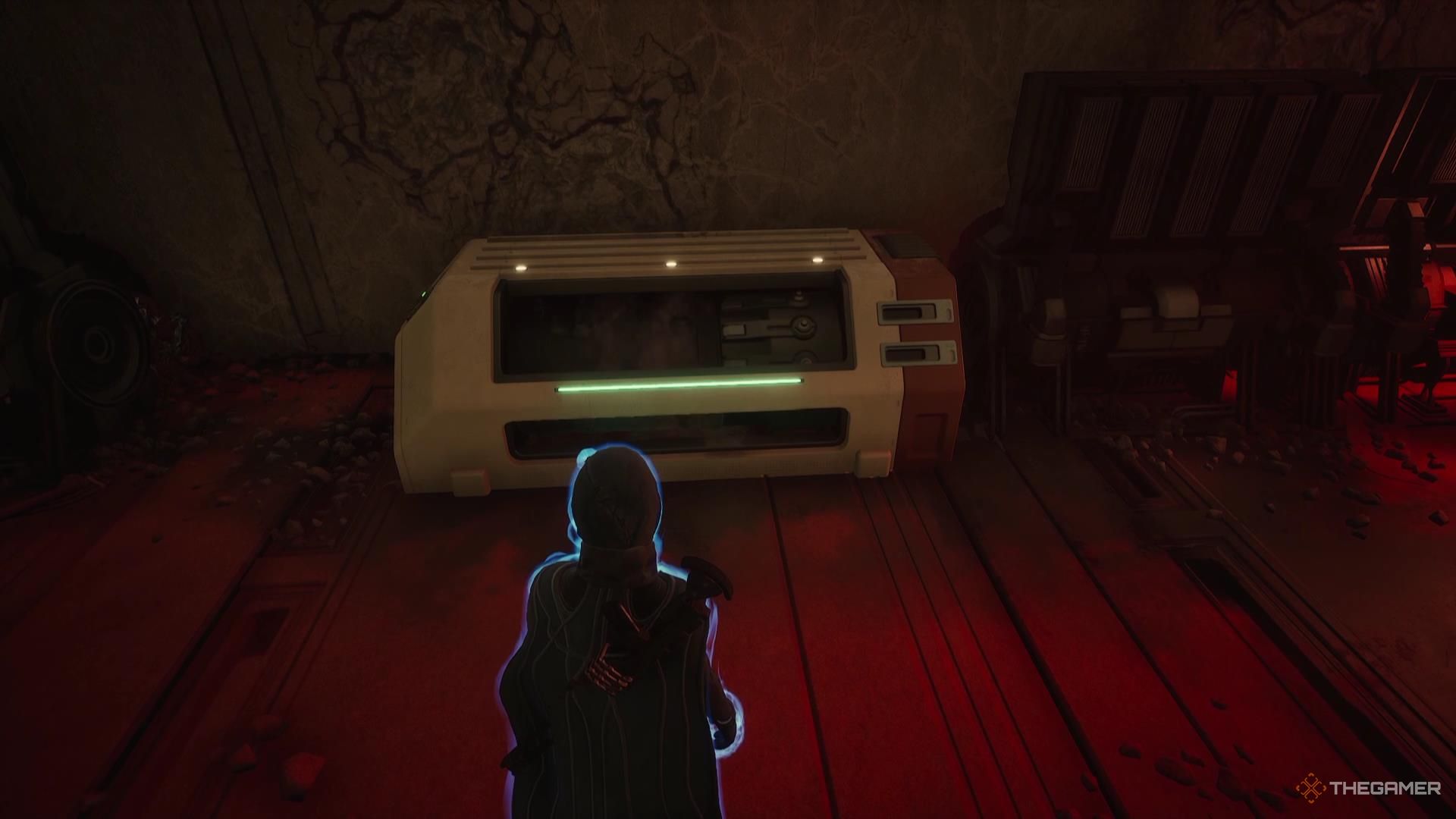 An old machine sits in the Ironworks in Dune Awakening.