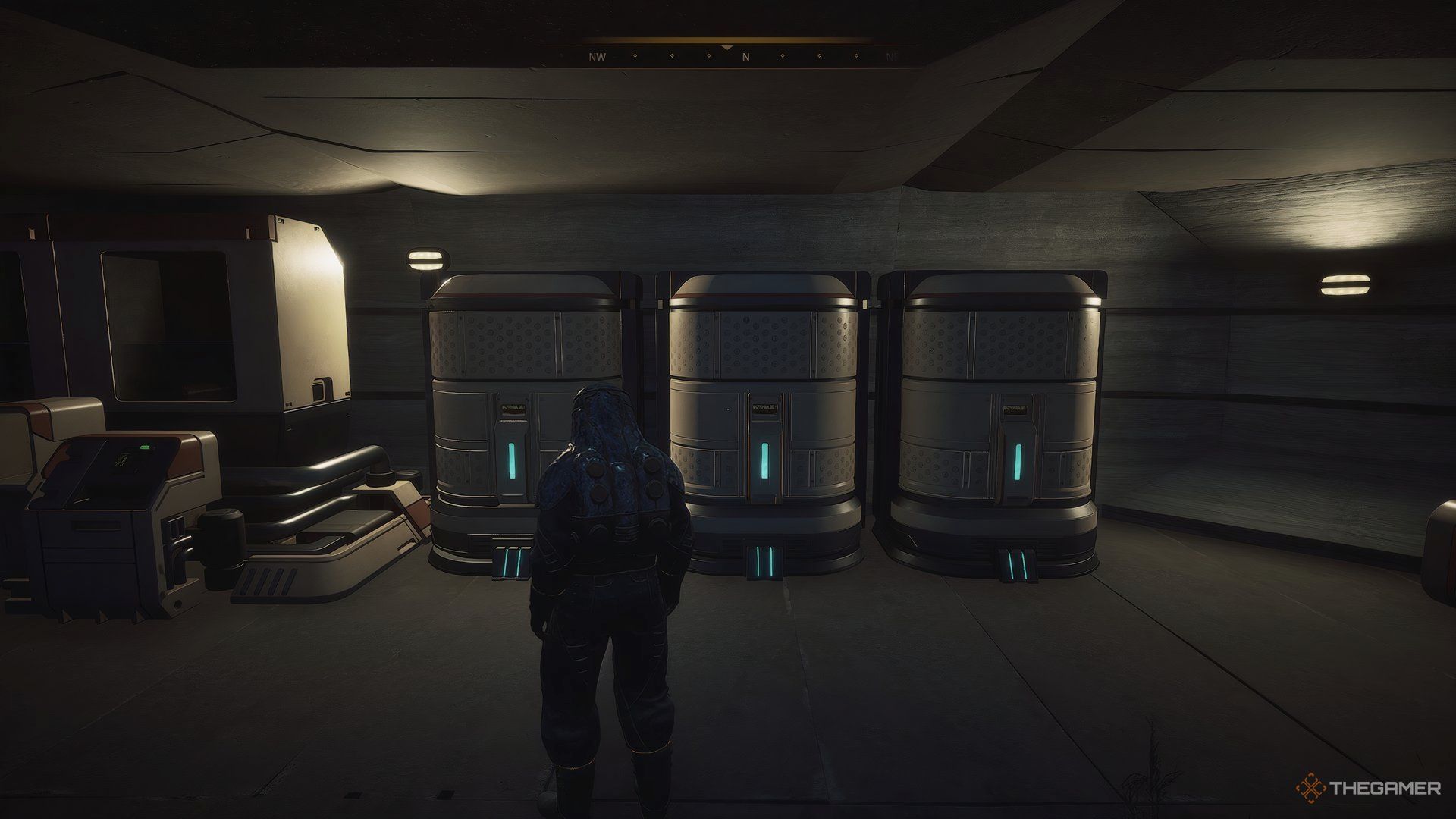 Player looking at three medium Water Cisterns in his base in Dune: Awakening.