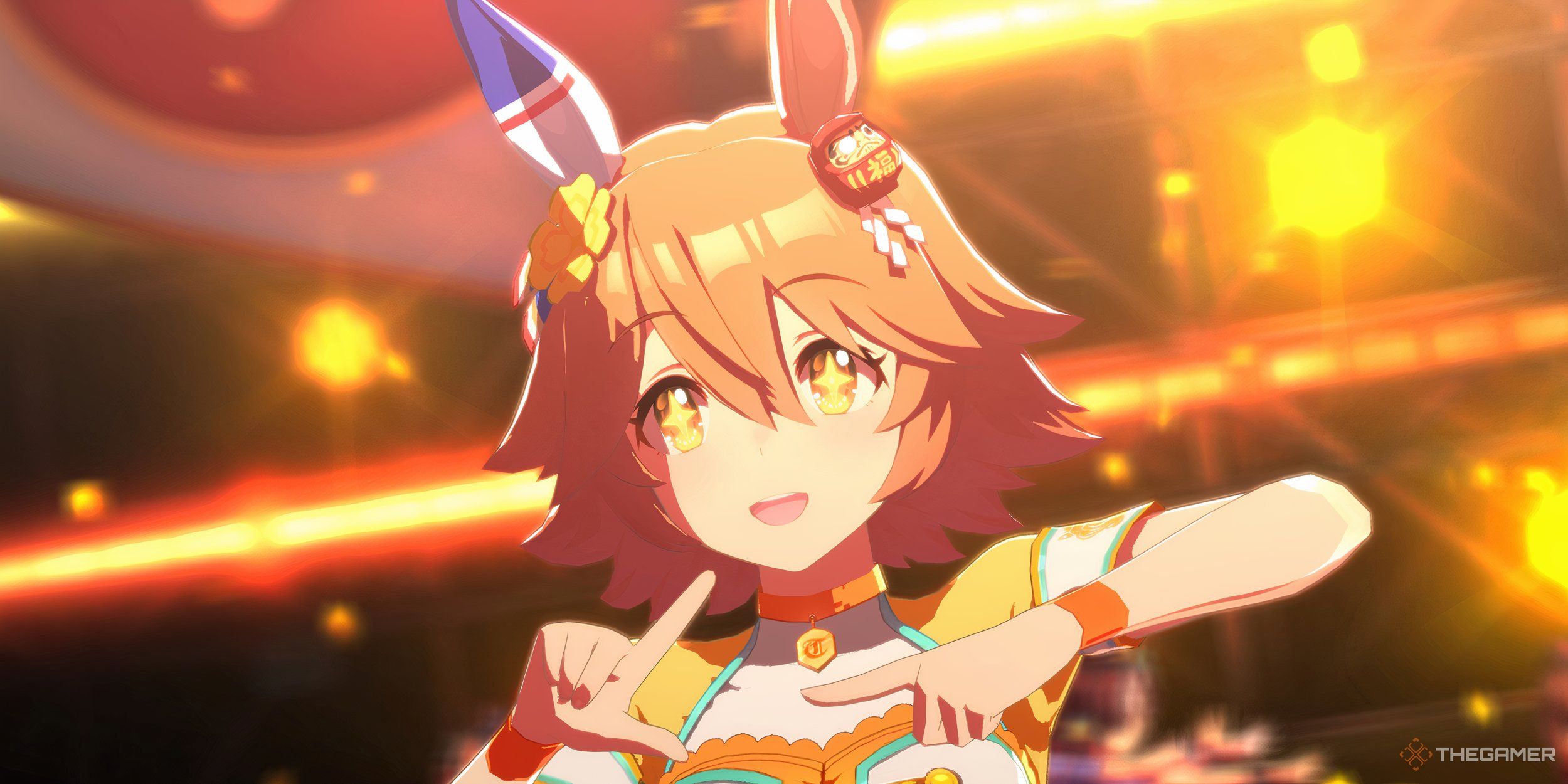 Matikanefukukitaru smiling on stage.