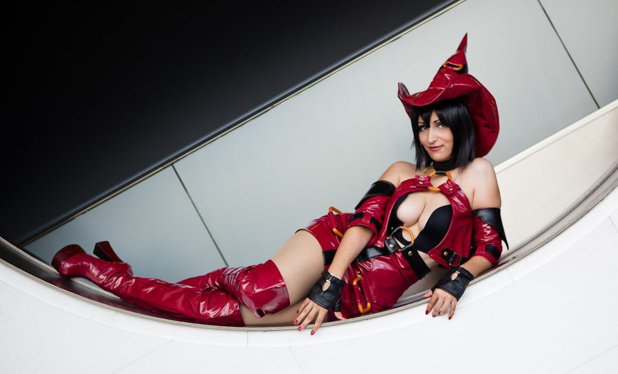 15 Hottest Video Game Cosplayers In The World