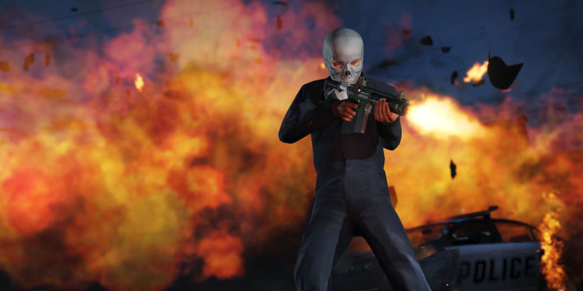 GTA 5 Player shooting an unknown target while wearing a Skull Mask