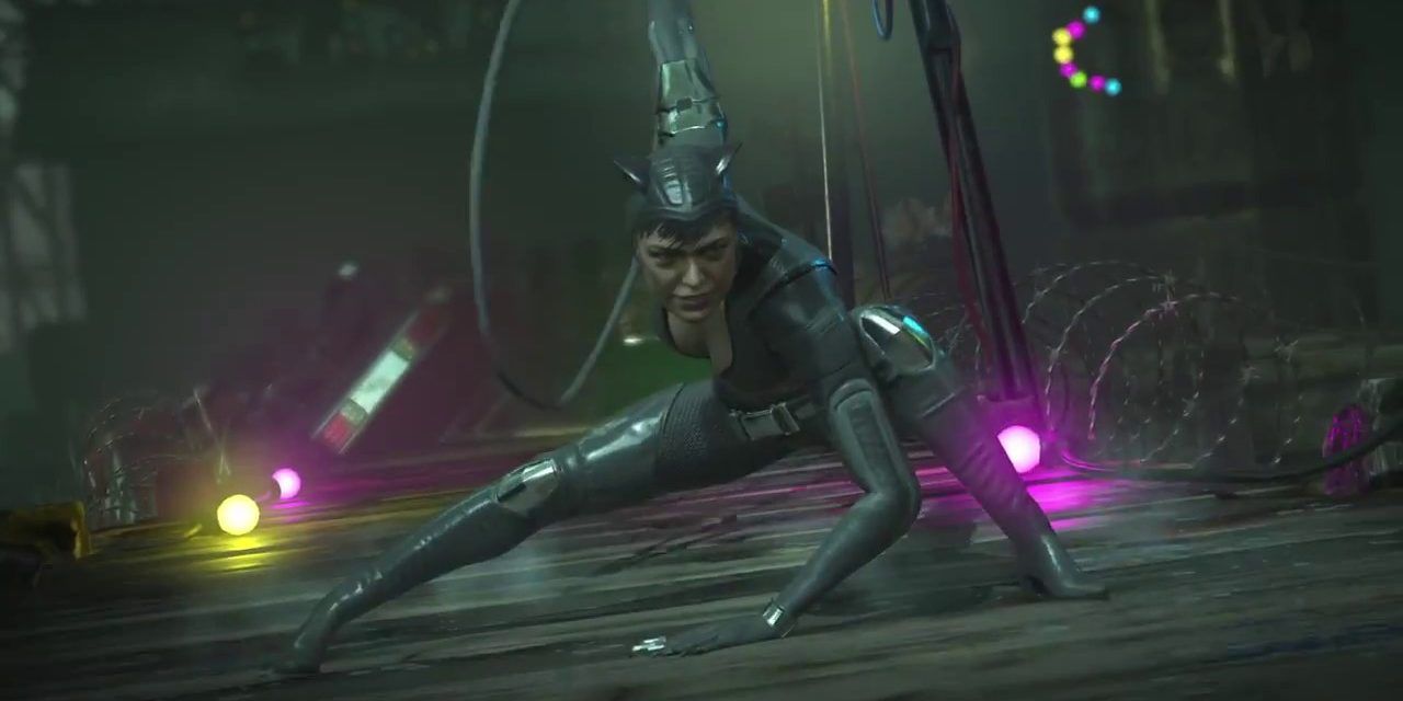 Catwoman posing dramatically with her whip in Injustice 2