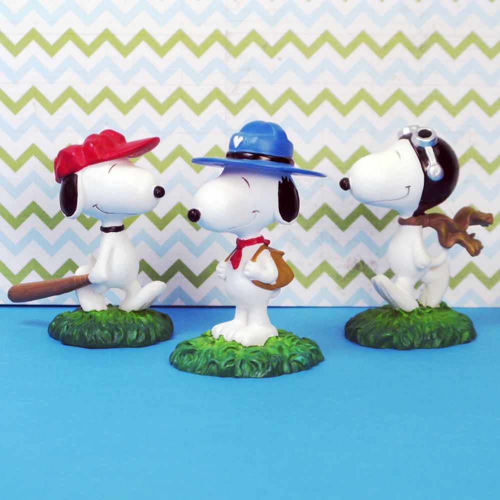 Snoopy World Tour Figurines